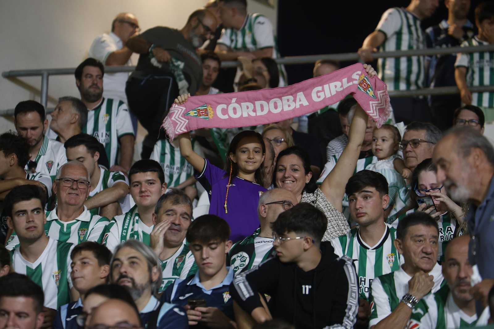 Las mejores fotos del ambiente en El Arcángel para el Córdoba CF - Cultural Leonesa