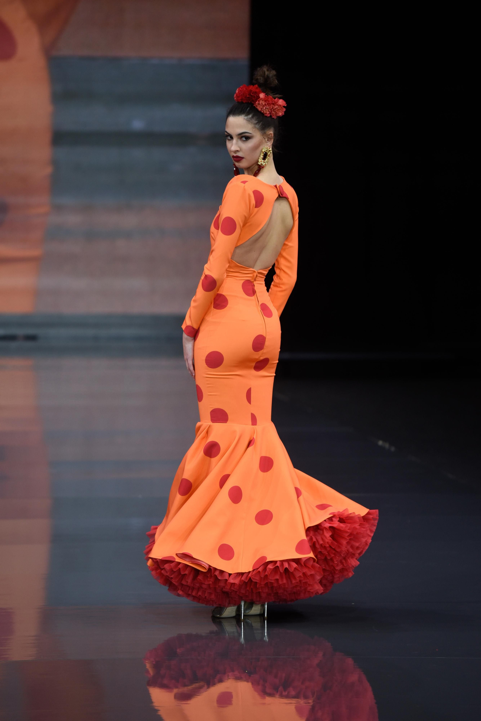 El desfile de Rosa Pedroche en SIMOF 2023, todas las fotos