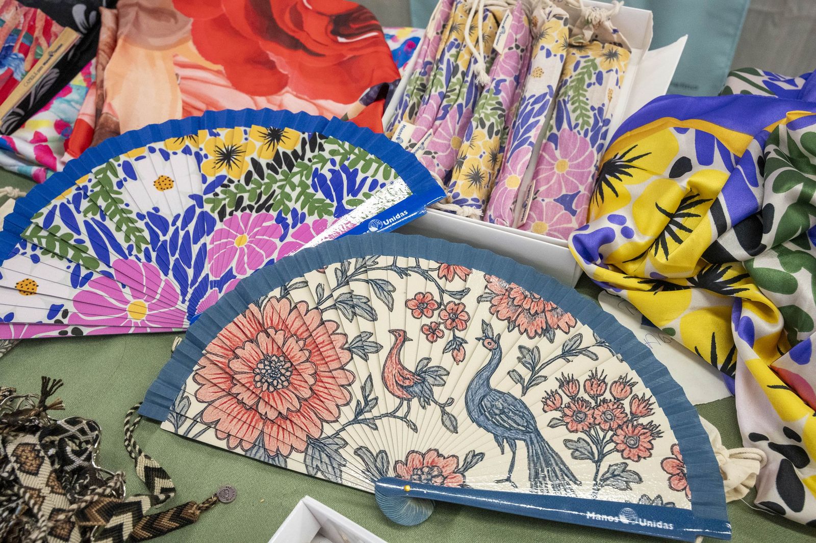 Un mercadillo que late por los demás: la solidaridad toma el Paseo de Almería