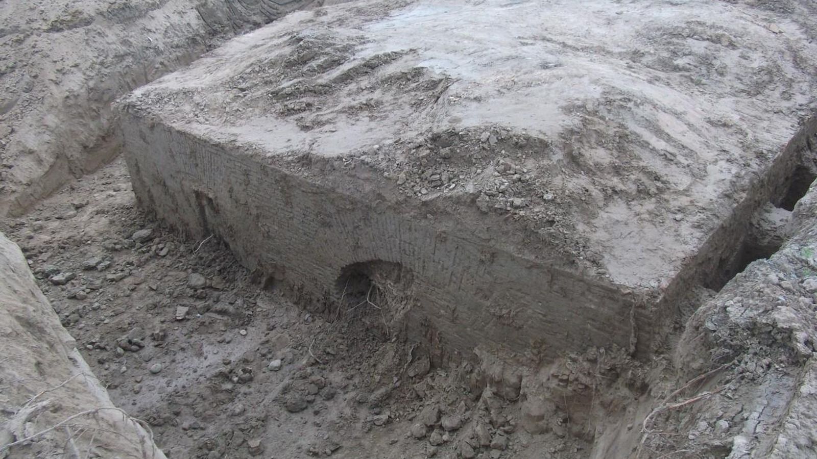 La estructura, en la que pueden intuirse las seis bóvedas que sostenían otros tantos ejes, accesos y contrafuertes.