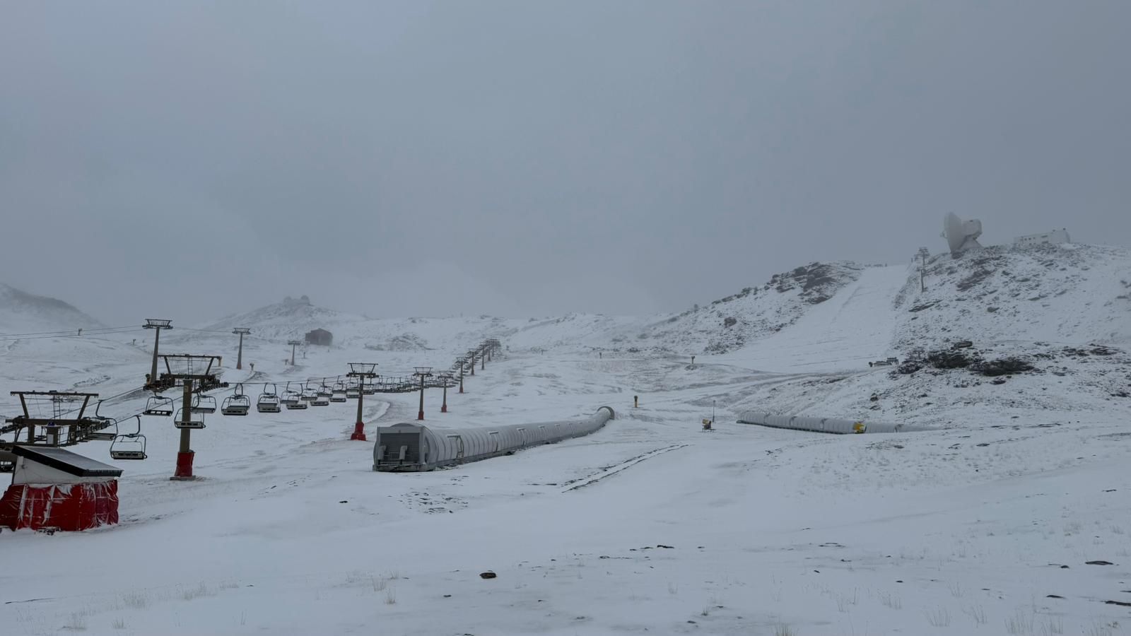 Nevada en la estación de esquí.