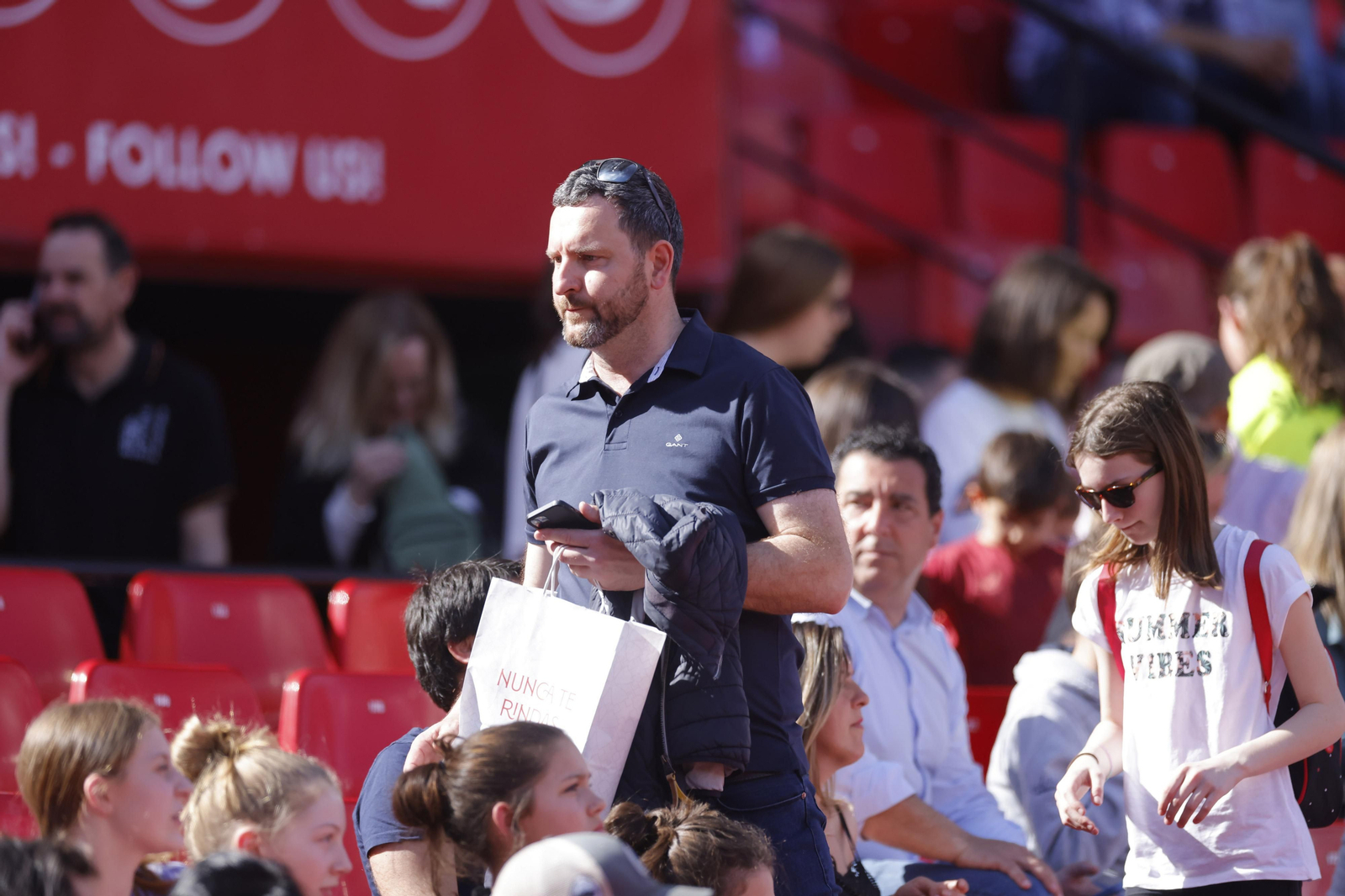 Búscate en las fotos del Sevilla-Almería