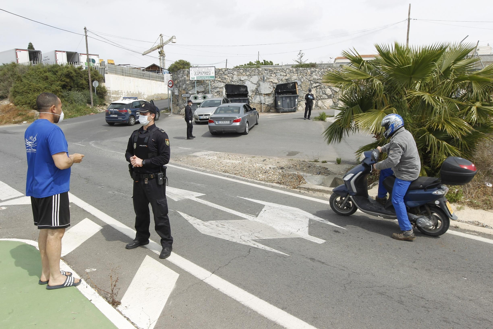 Fotogalería actuación INFOCA y UME por el coronavirus en Almería. Covid-19