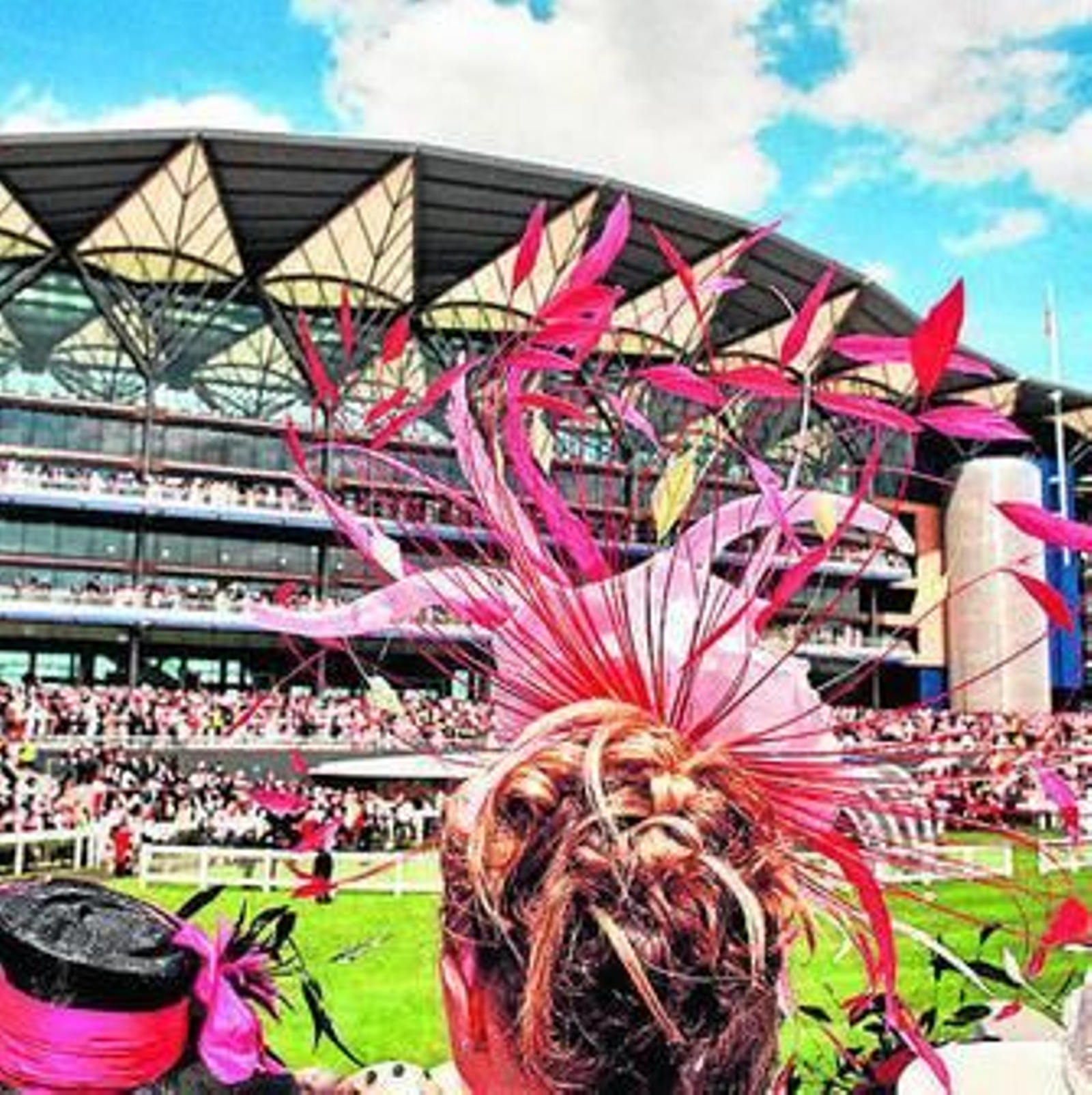 En Ascot se prohíben los tocados y las faldas cortas