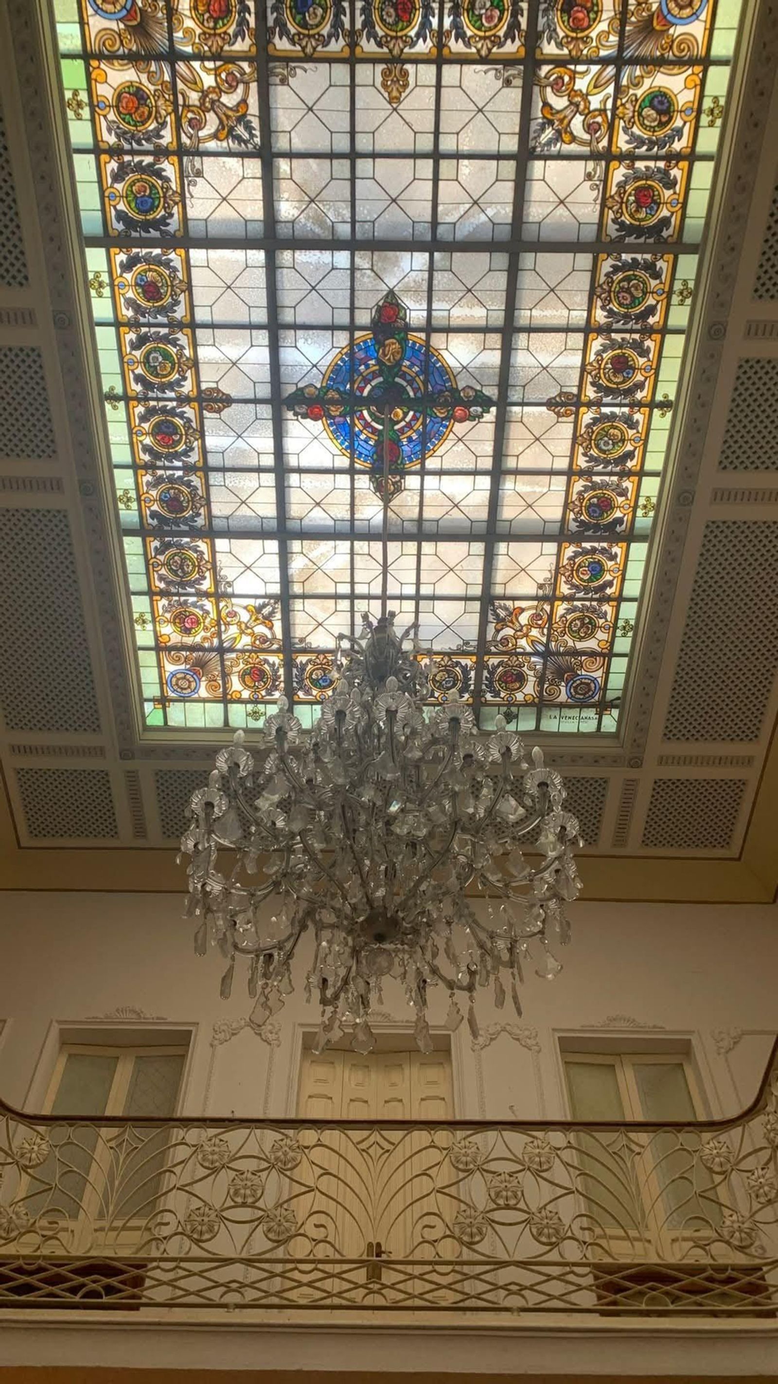 Un edificio con mucha historia y elementos de gran calidad.