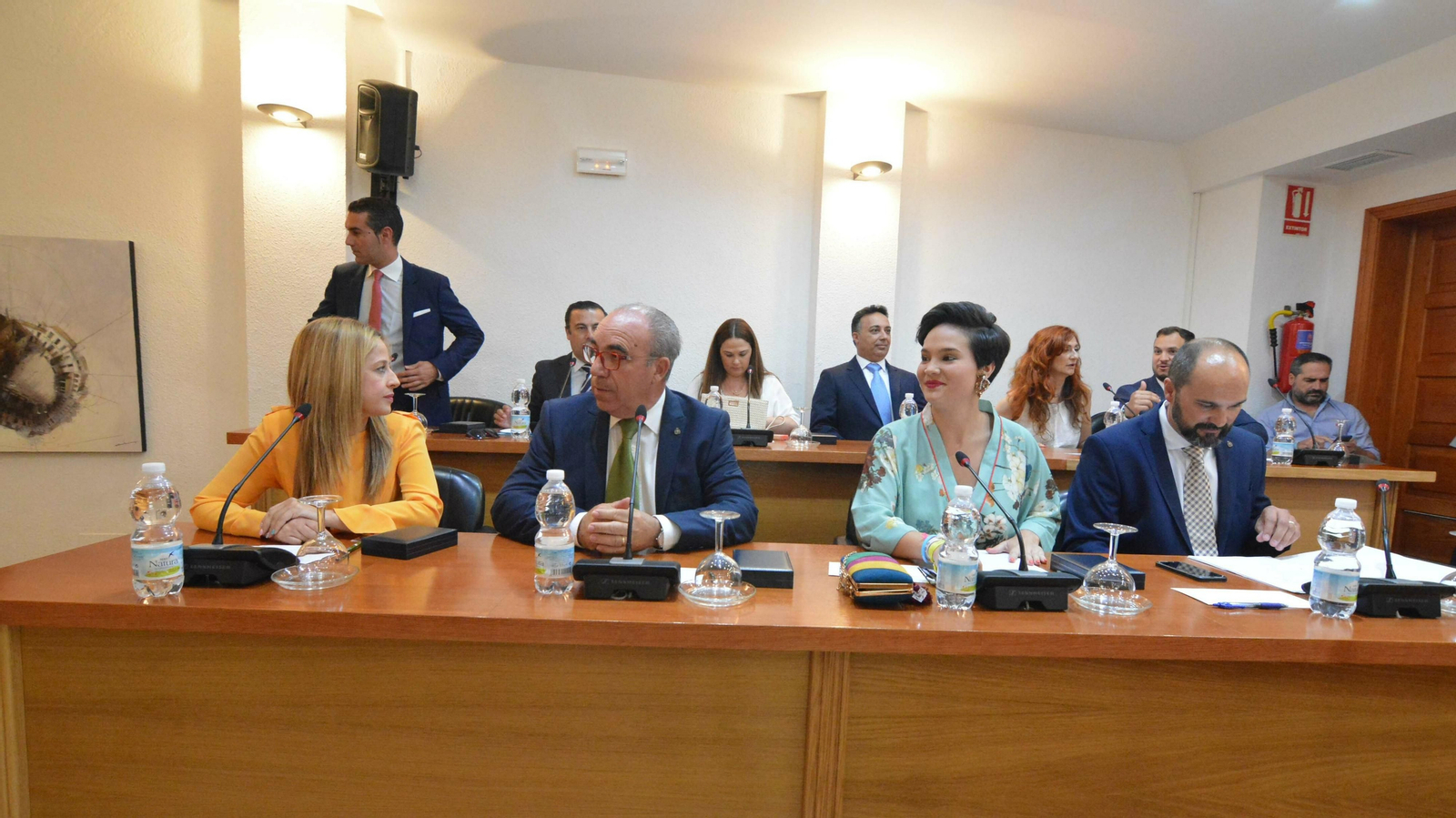 El Pleno de investidura de los Barrios en imágenes