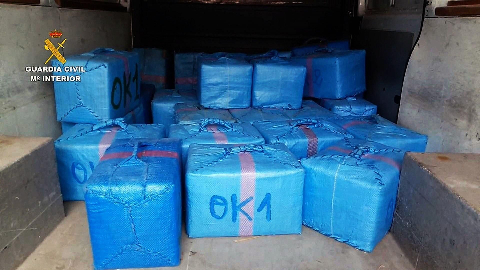 Parte del hachís intervenido en la operación Blouson.