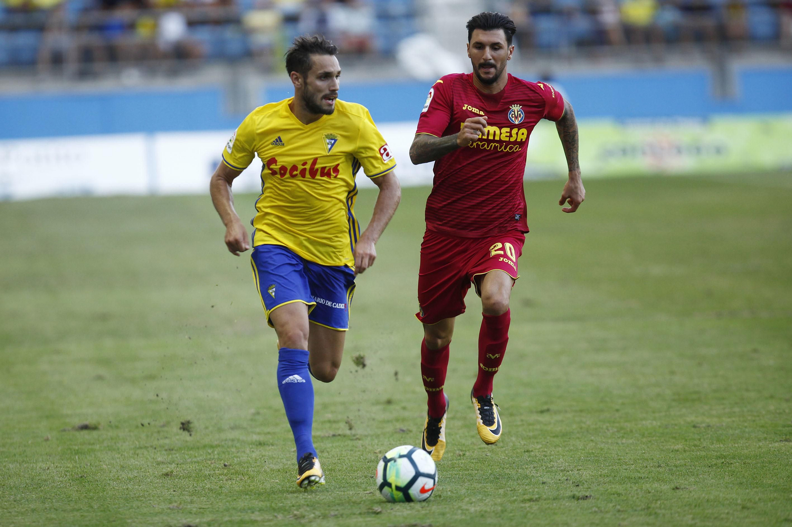 Las imágenes del Cádiz-Villarreal del Trofeo Carranza