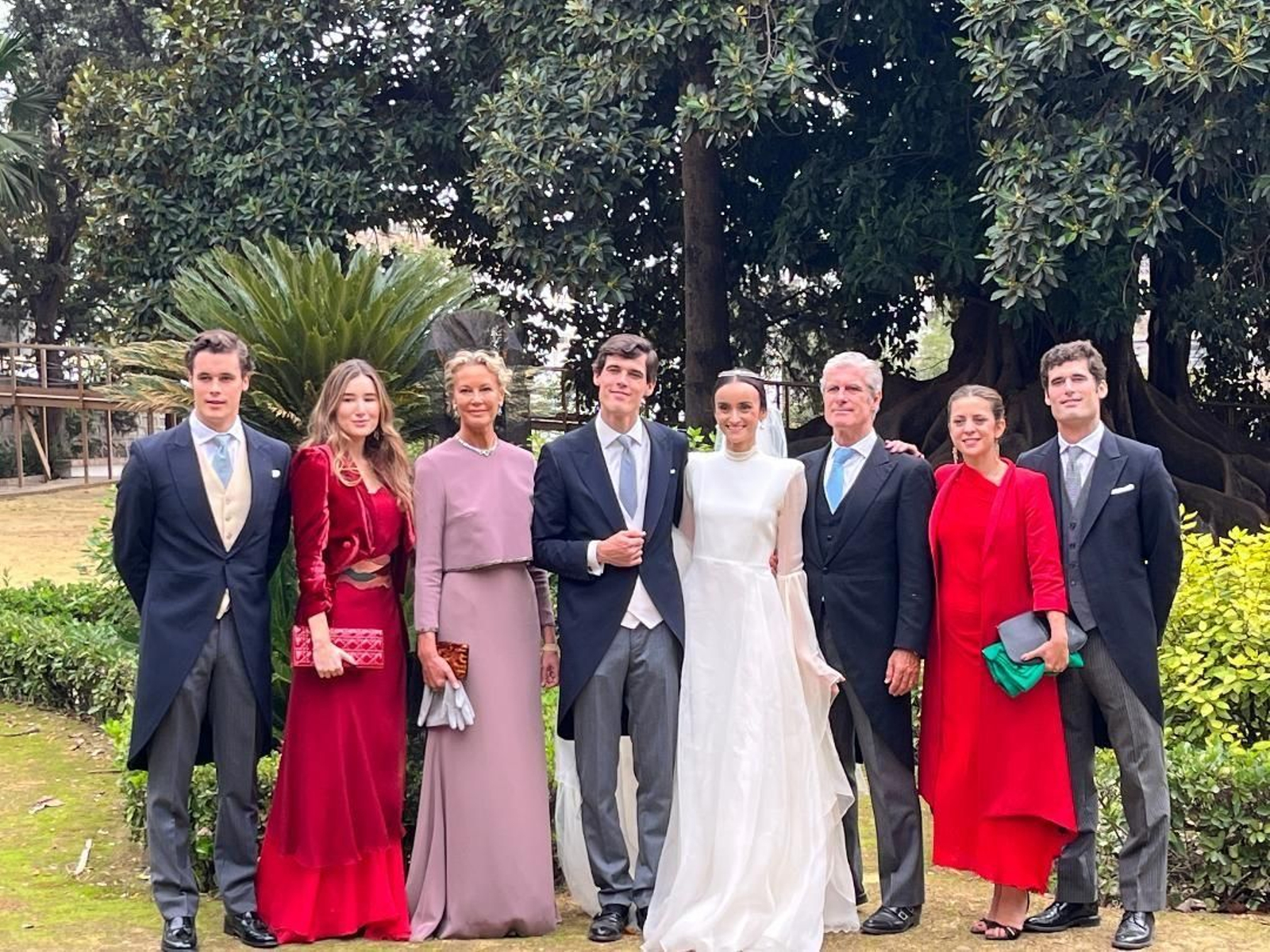 Bruno Domecq, Carmen Santos, Maise Martí, Pedro Domecq, Blanca Alabart, Cosme Domecq Gandarias, Blanca Maldonado y Cosme Domecq Martí. Bruno Domecq, Carmen Santos, Maise Martí, Pedro Domecq, Blanca Alabart, Cosme Domecq Gandarias, Blanca Maldonado y Cosme Domecq Martí.