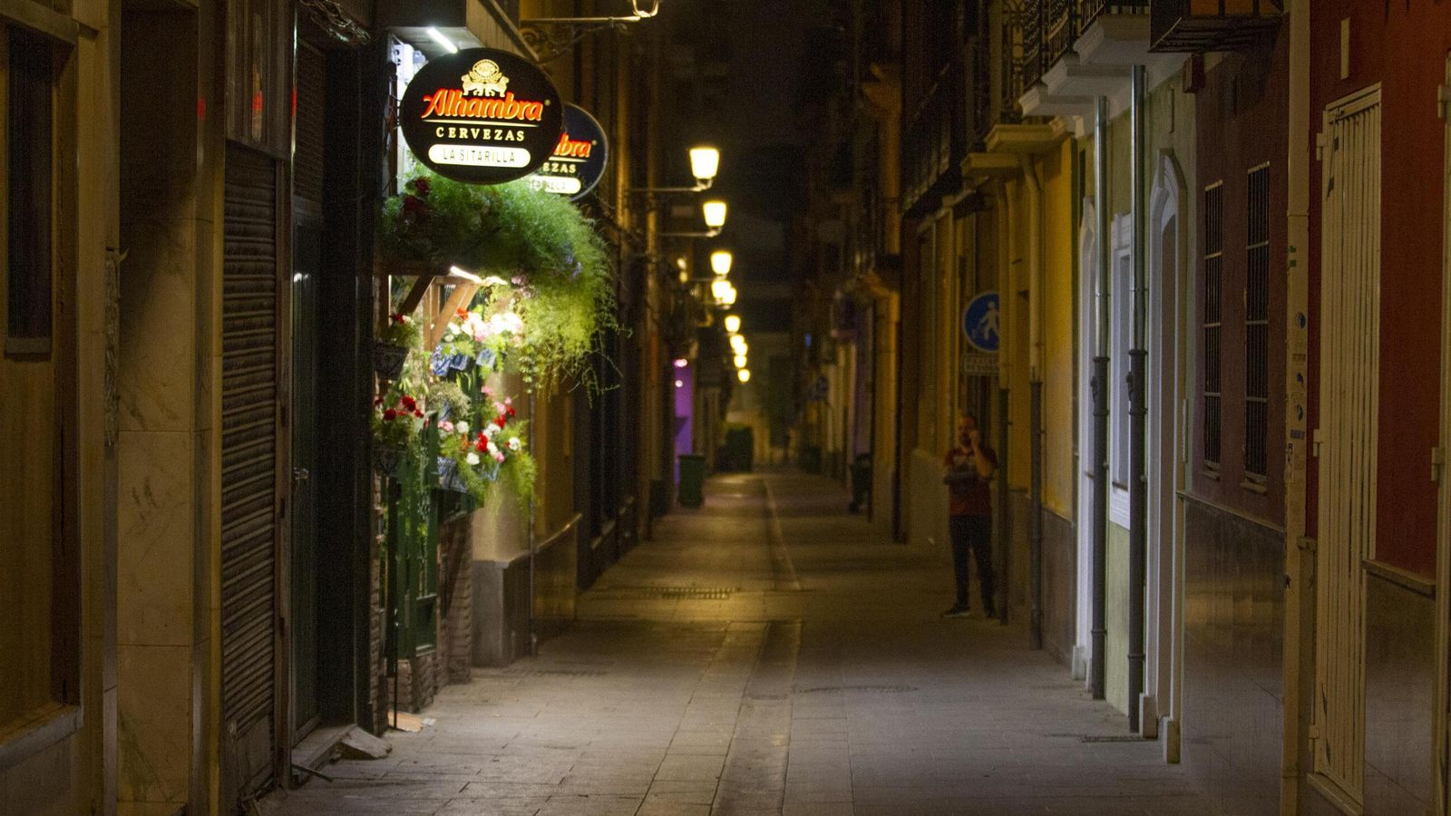 El bar La Sitarilla, donde las colas son habituales, sin ellas la tarde que se anunció el estado de alarma