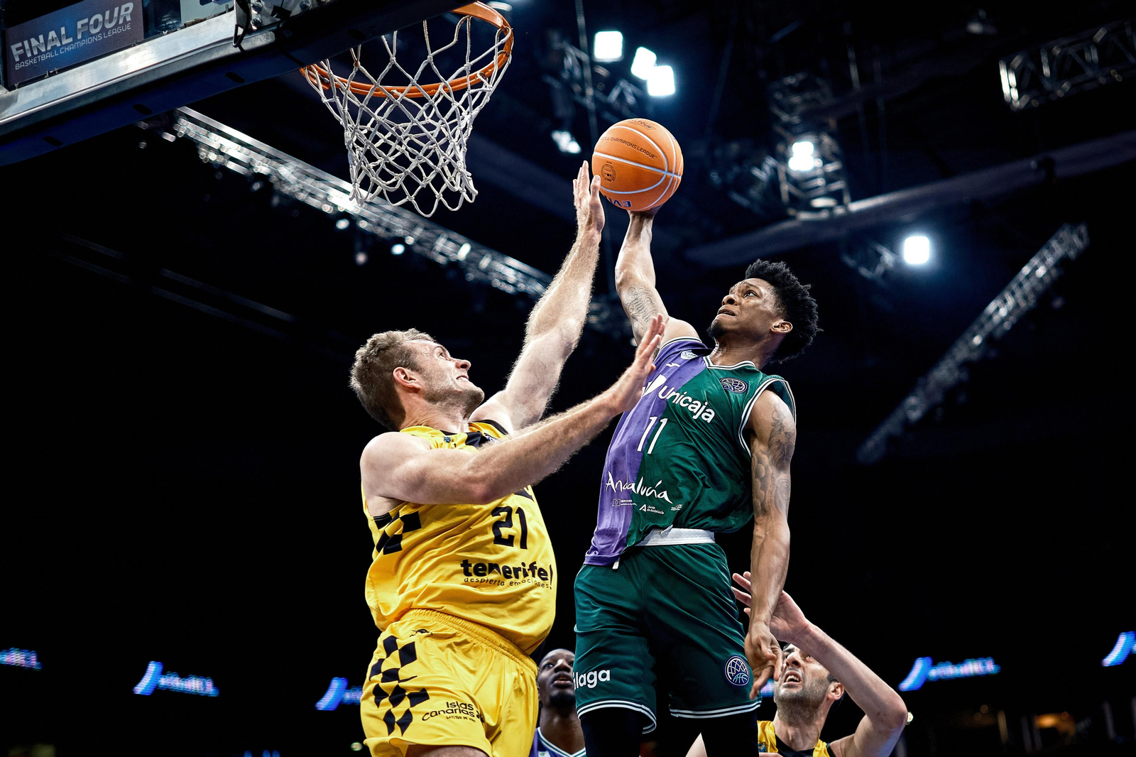 Las fotos de la final de la BCL entre Lenovo Tenerife y Unicaja Baloncesto