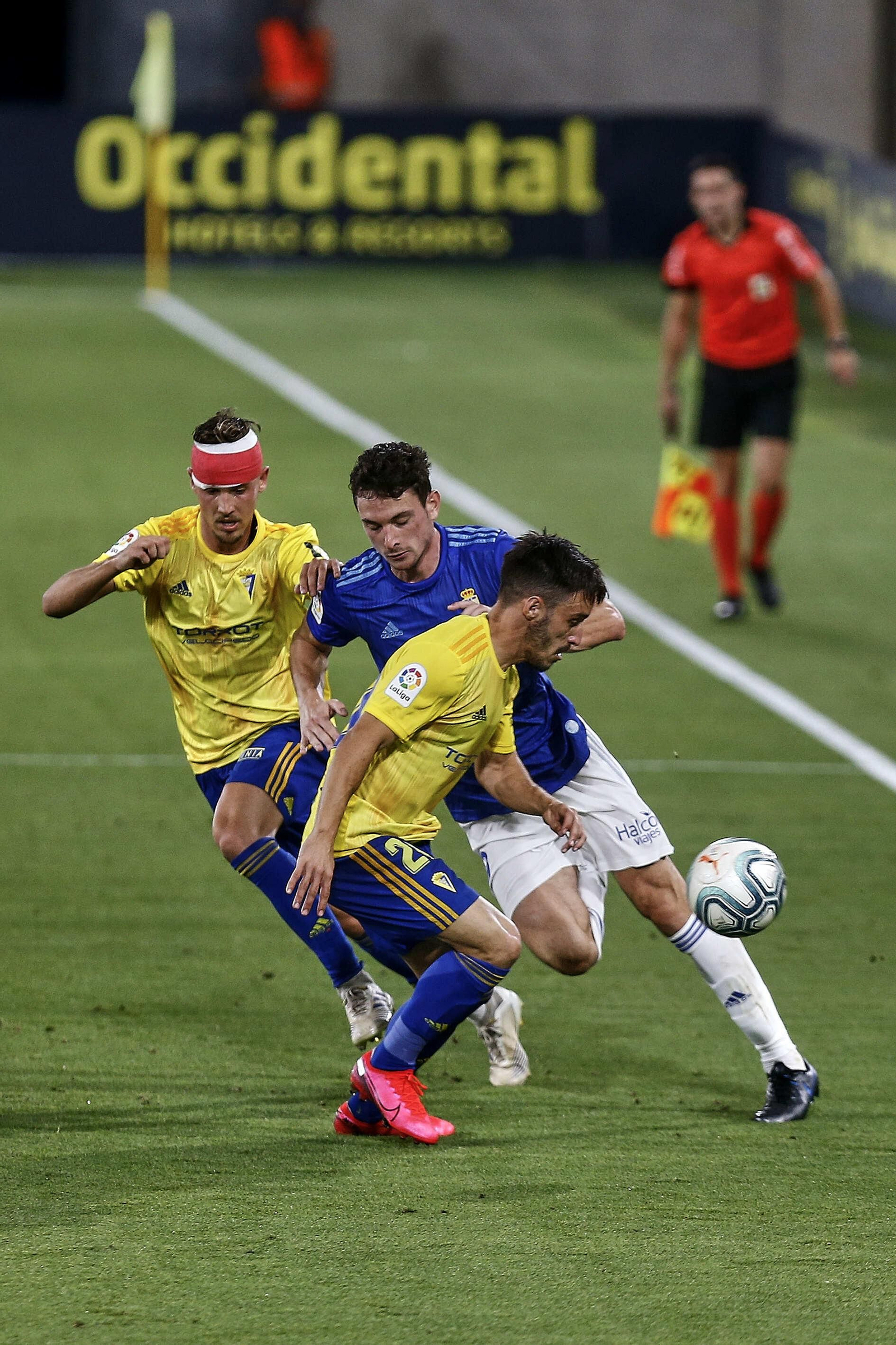 Las imágenes del Cádiz-Oviedo