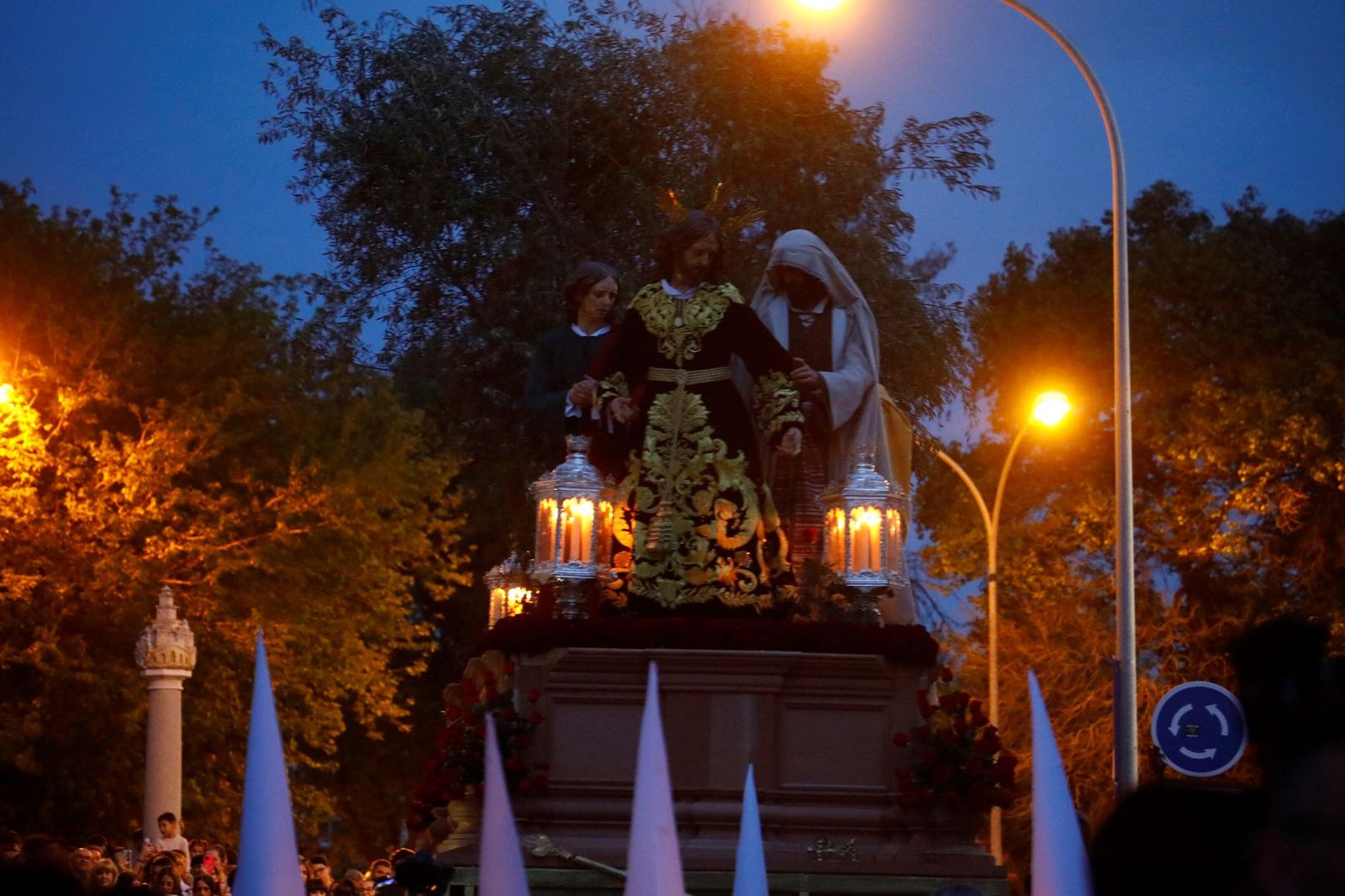 La procesión del Señor de la Salud de Puerta Nueva, en imágenes