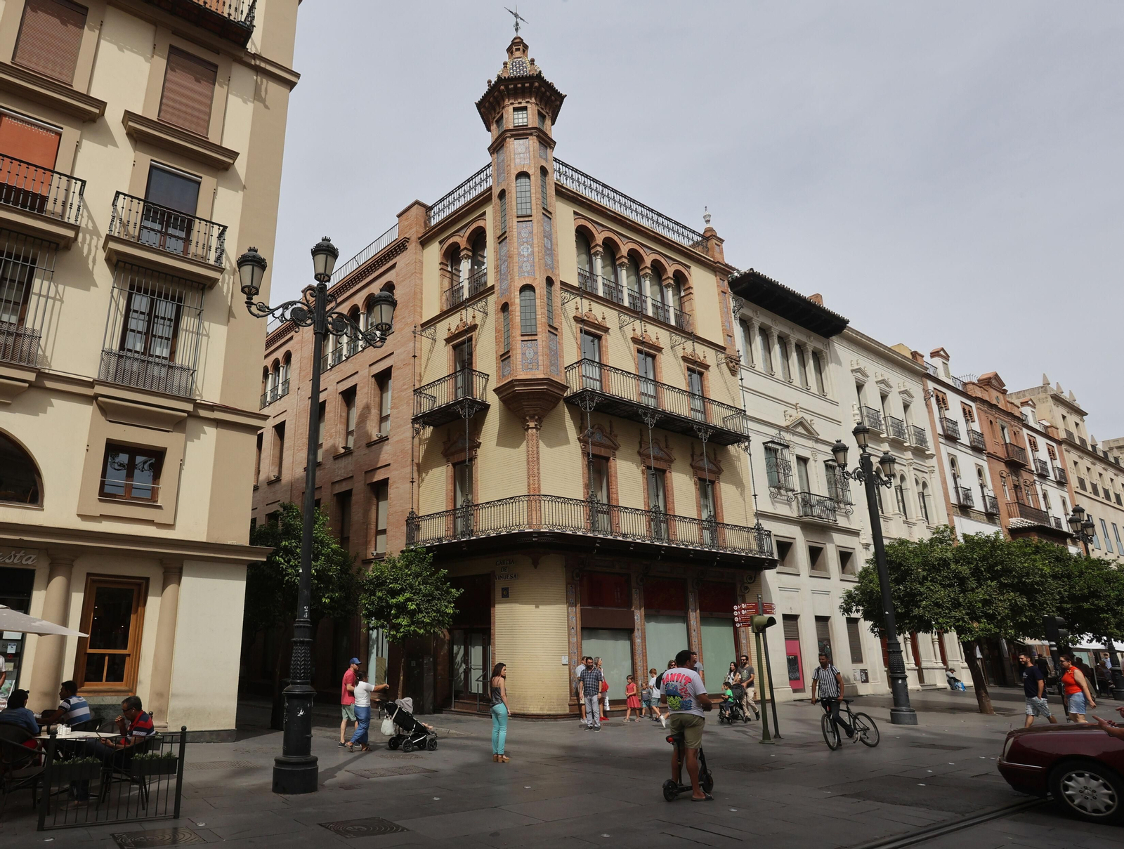 El inmueble de la Avenida que será un hotel de lujo fue sede principal del Banco Popular.
