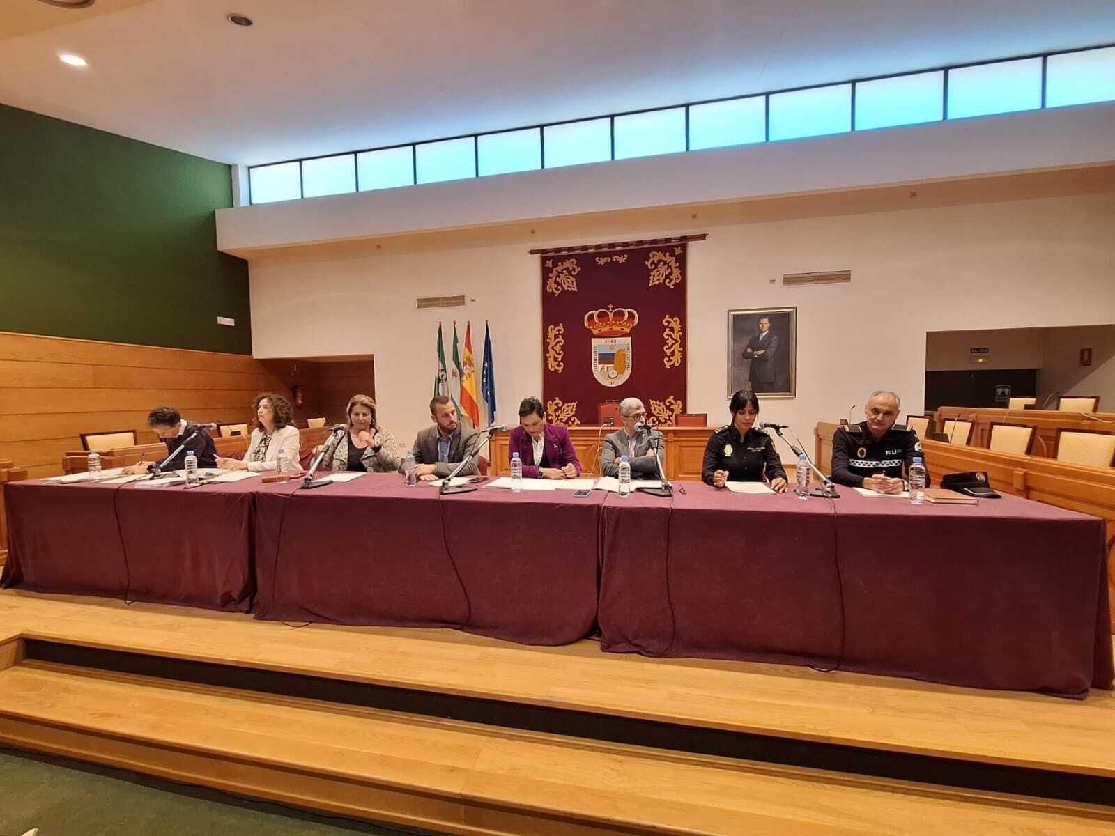 La celebración de la Mesa de trabajo de coordinación municipal institucional y social contra la violencia de género.