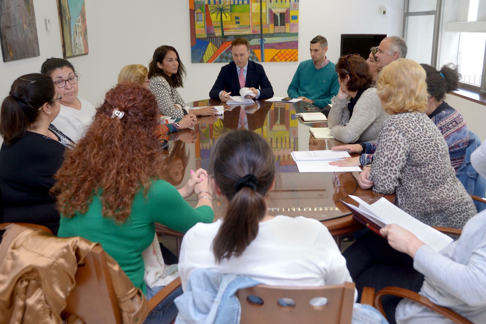 Una imagen de la reunión celebrada la pasada semana en el Ayuntamiento.