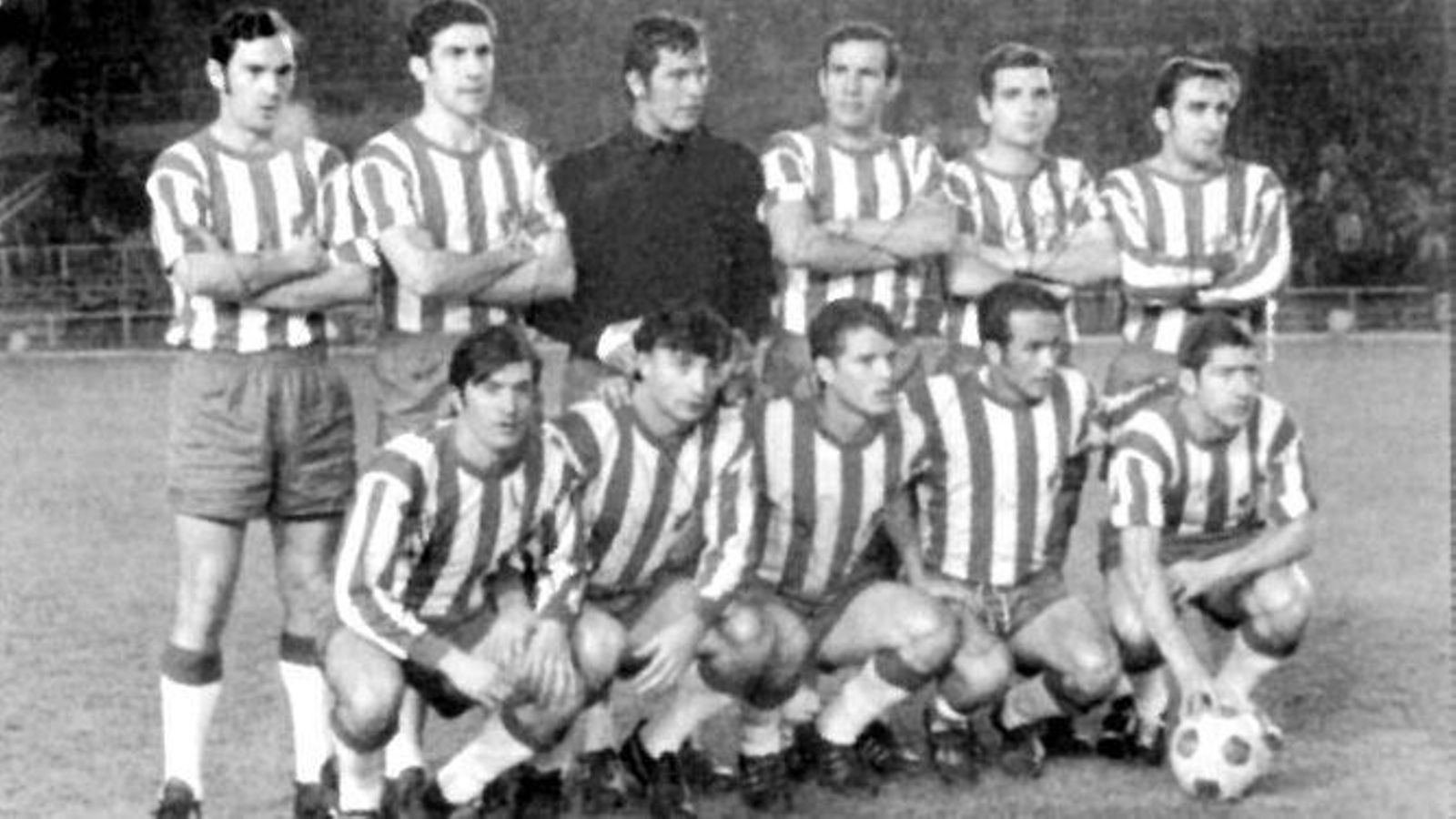 Once tipo del Granada CF en 1969 con Barrenechea, Martos, Ñito, Fernández, Santos, Lorenzo, Hidalgo, José, Barrios, Vicente y Machicha