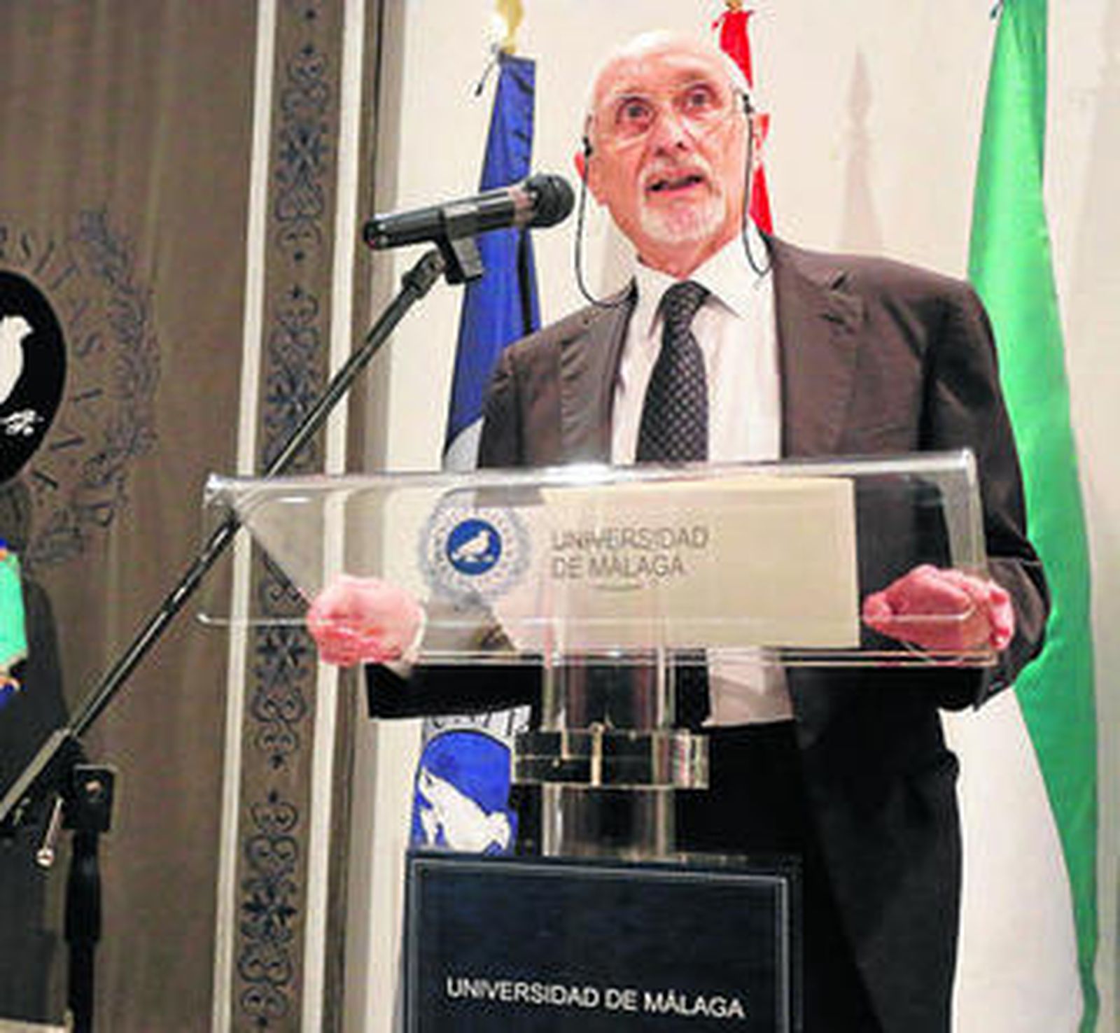 Antonio Morales se marca el reto de acercar la sociedad a la Universidad