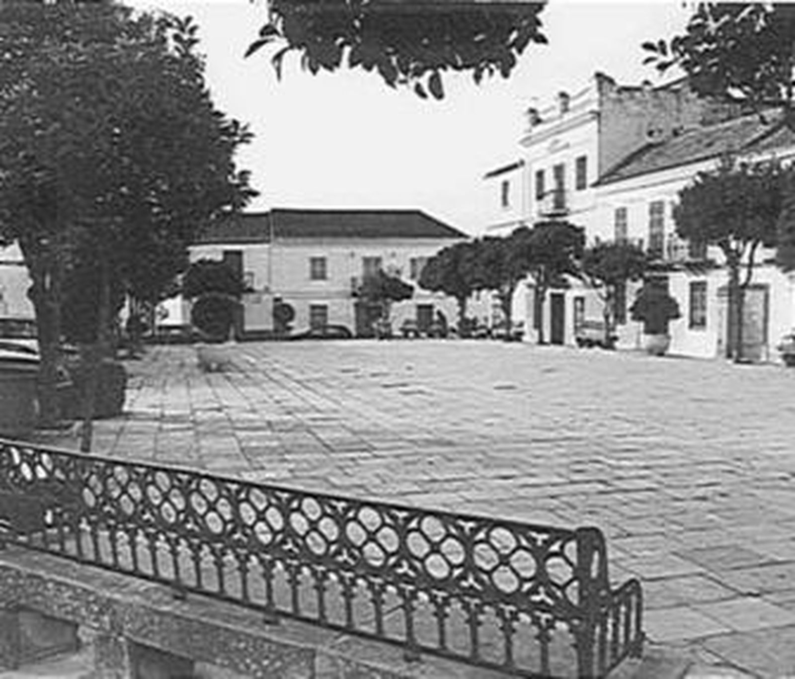 Una imagen antigua de la Plaza de Armas de San Roque.