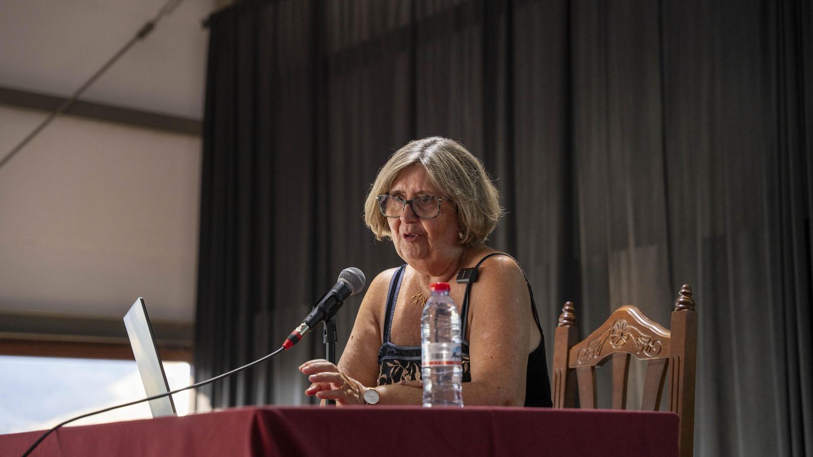 Extraordinaria la charla sobre la Familia Godoy de María Dolores Durán.