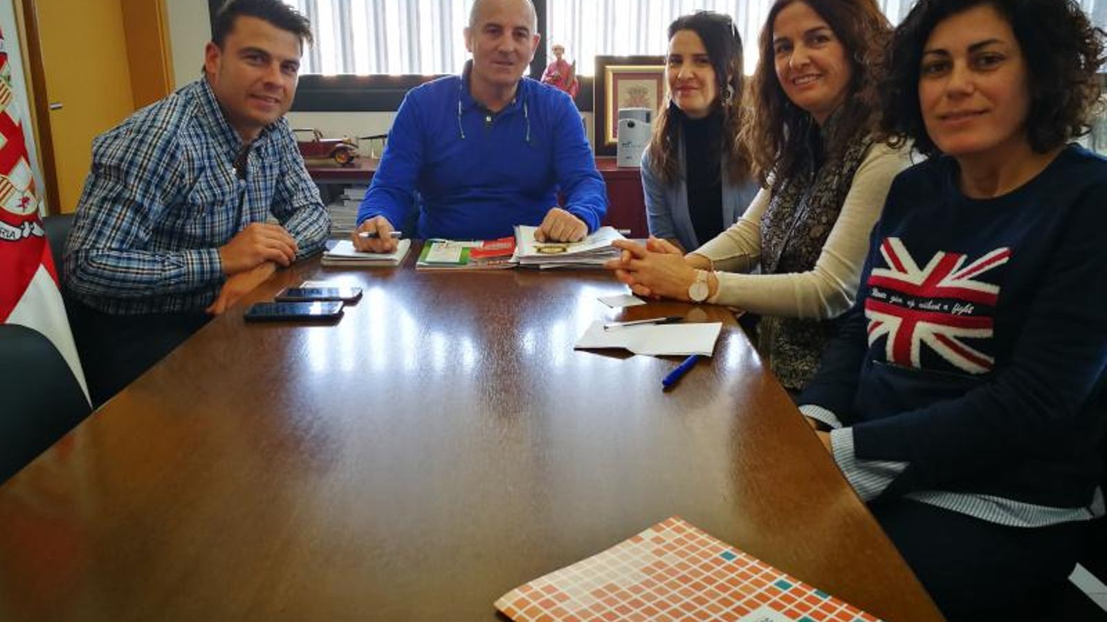 Reunión Policía Local con Proyecto Hombre.