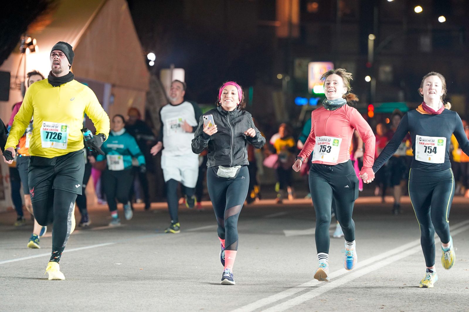 En imágenes: búscate en tu llegada a meta de la Carrera de San Antón 2026 (1)