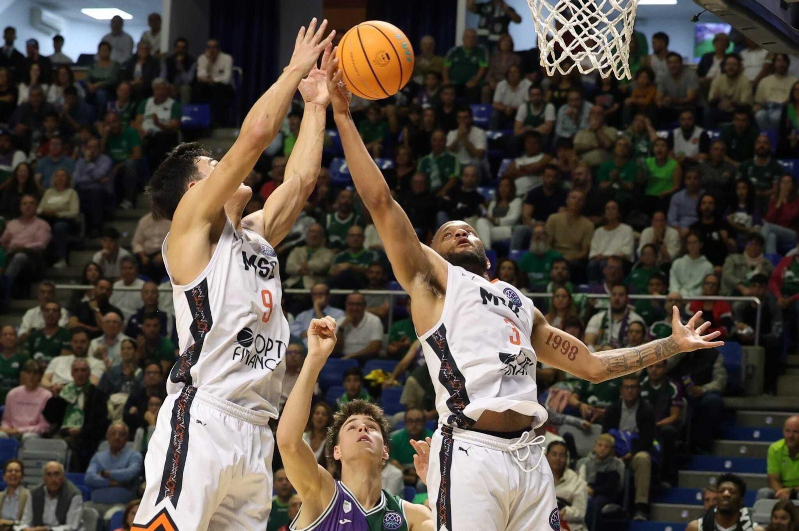 El Unicaja-Le Mans, en fotos