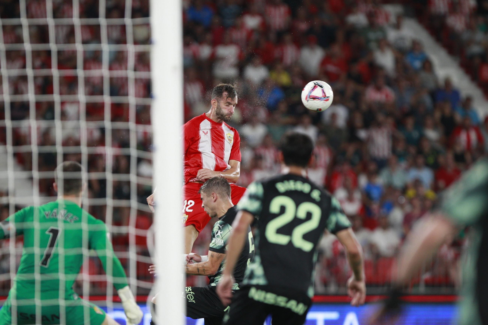 El partido U.D. Almería-Sporting de Gijón, en imágenes