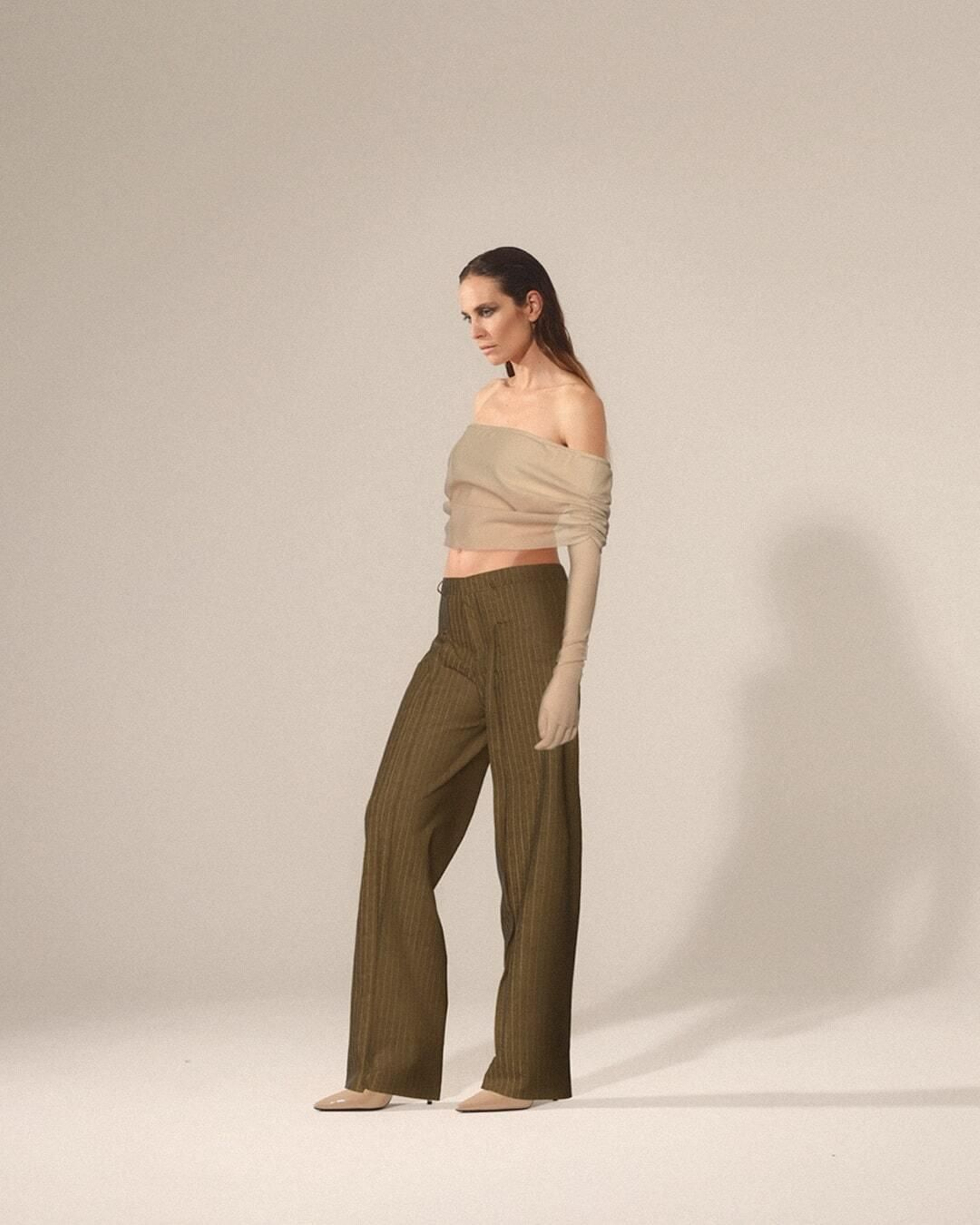 Fotos de Brisa Fenoy con prendas creadas digitalmente para la campaña de ‘Black Venue’