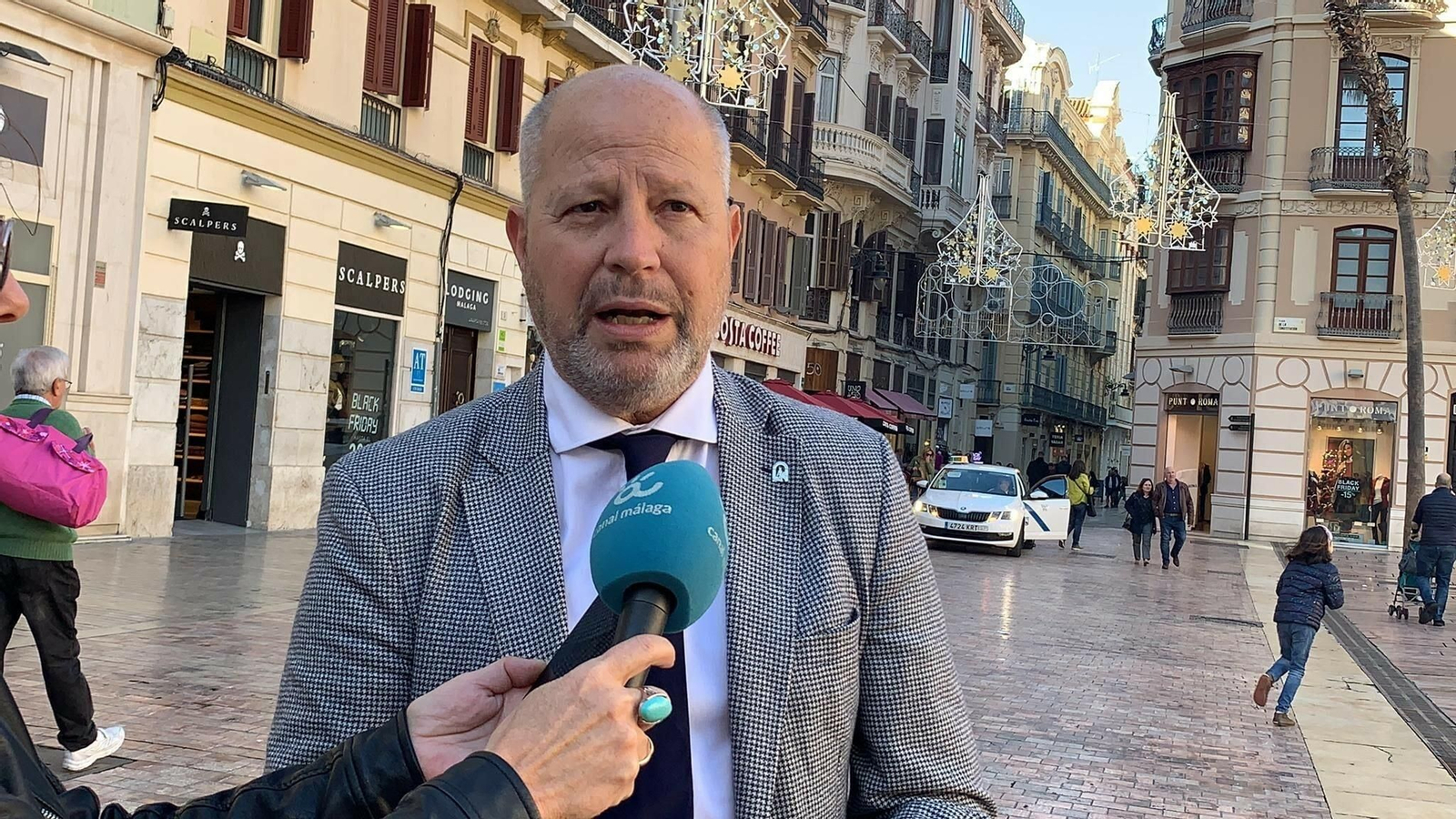 Imbroda vuelve a desautorizar al delegado de Educación y lo deja en la cuerda floja