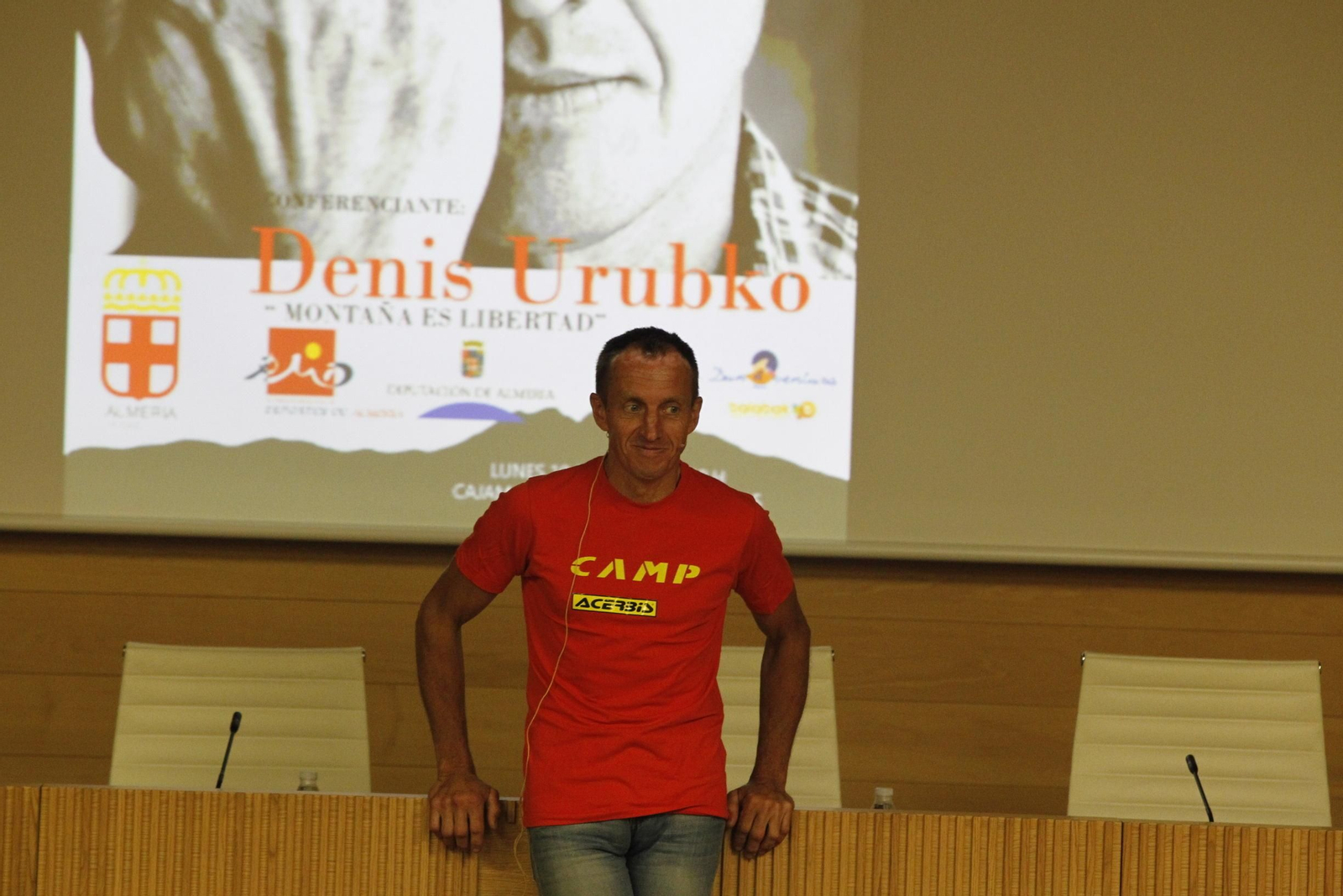 Denis Urubko, el alpinista de los 14 ochomiles en una conferencia