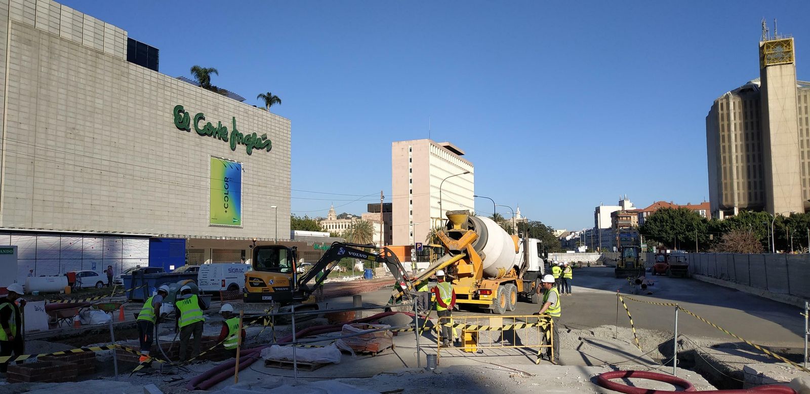 Imagen de los trabajos que se ejecutan en el tramo Renfe-Guadalmedina, en la Avenida de Andalucía.
