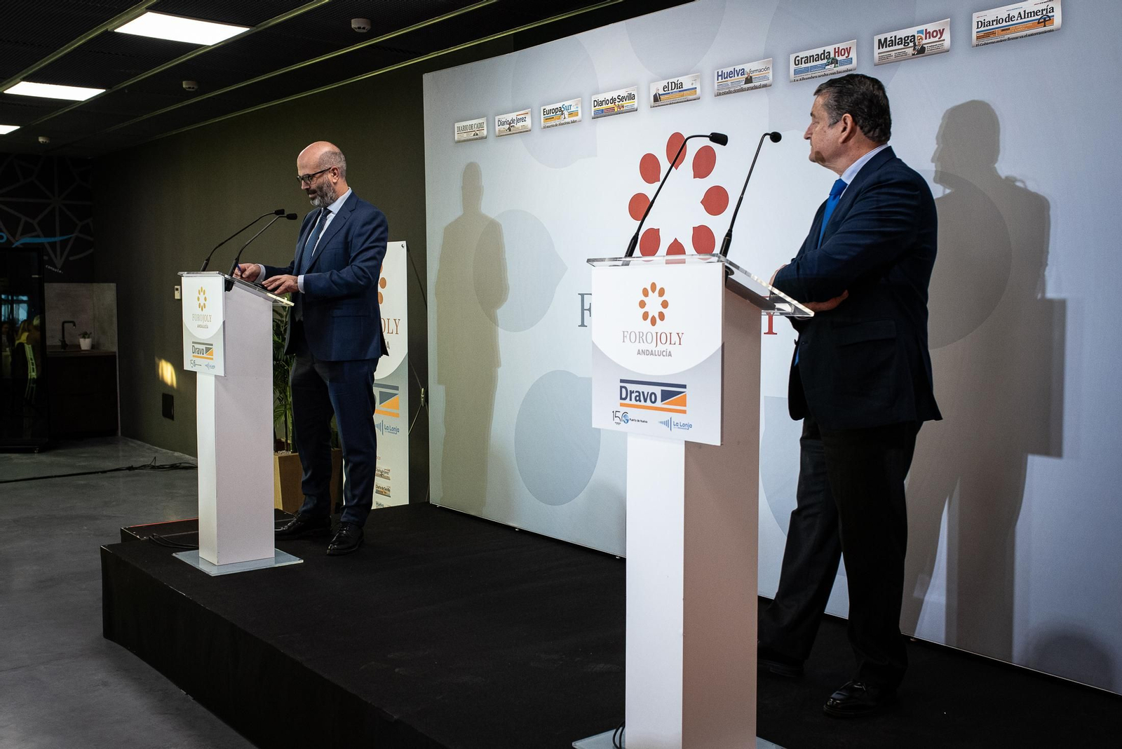 Imágenes del desayuno-coloquio con Antonio Sanz en el Foro Joly Andalucía celebrado en la Lonja de la Innovación del Puerto de Huelva