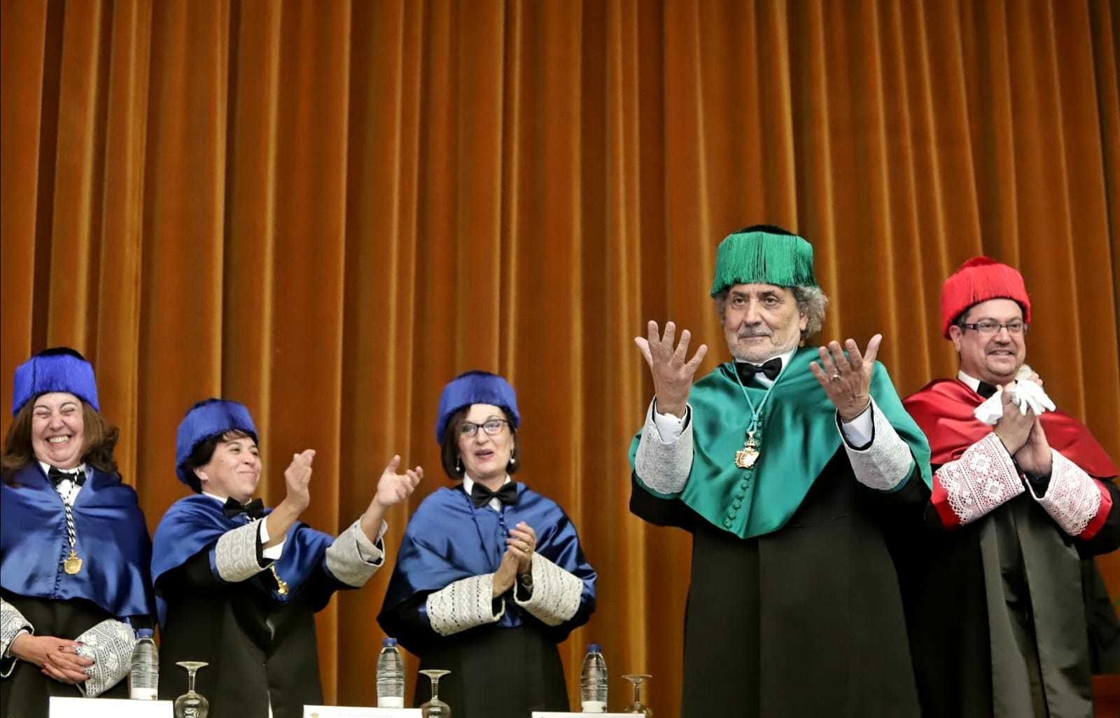 José Chamizo recibe la ovación de la sociedad campogibraltareña en la Politécnica.