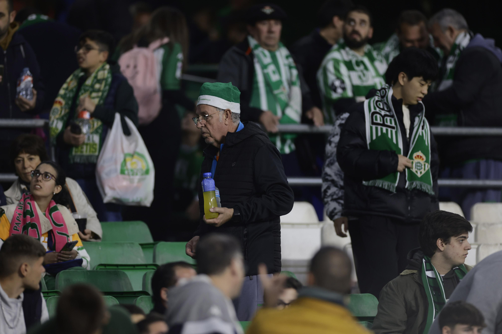 Búscate en las fotos del Betis-Bilbao