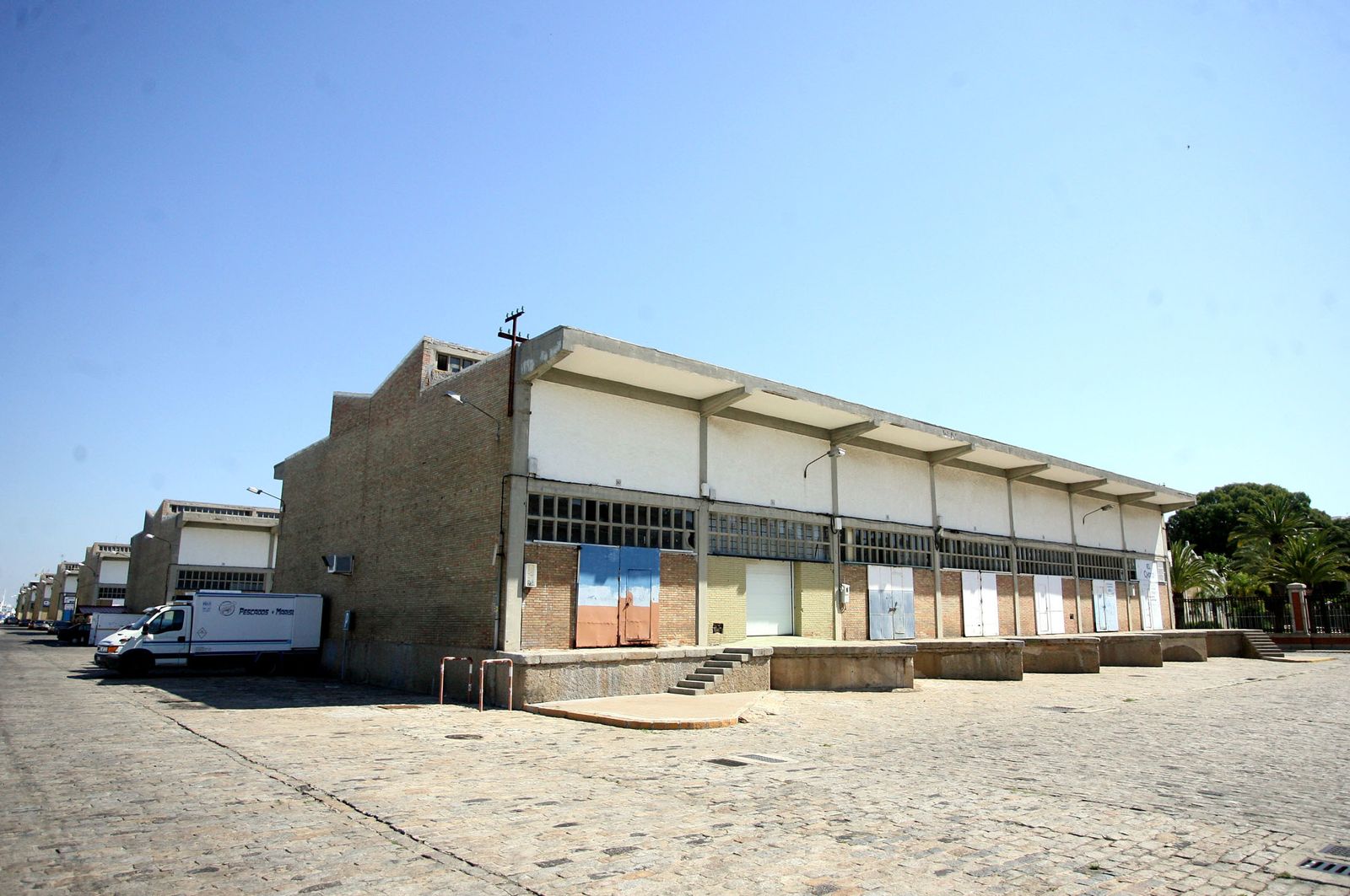 Imagen de los antiguos módulos de exportadores que serán demolidos.