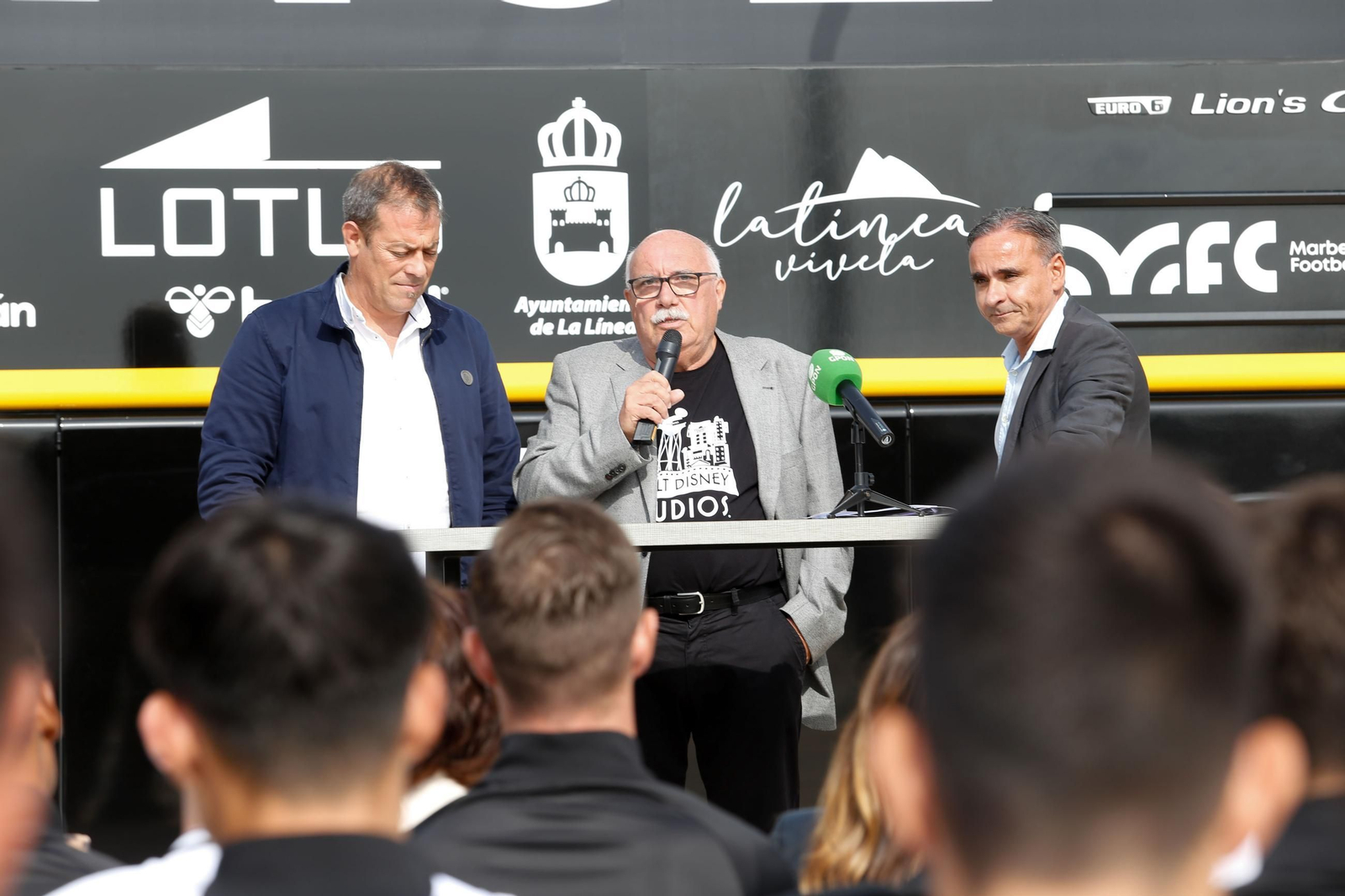 Las fotos de la presentación del nuevo autocar de la Balona