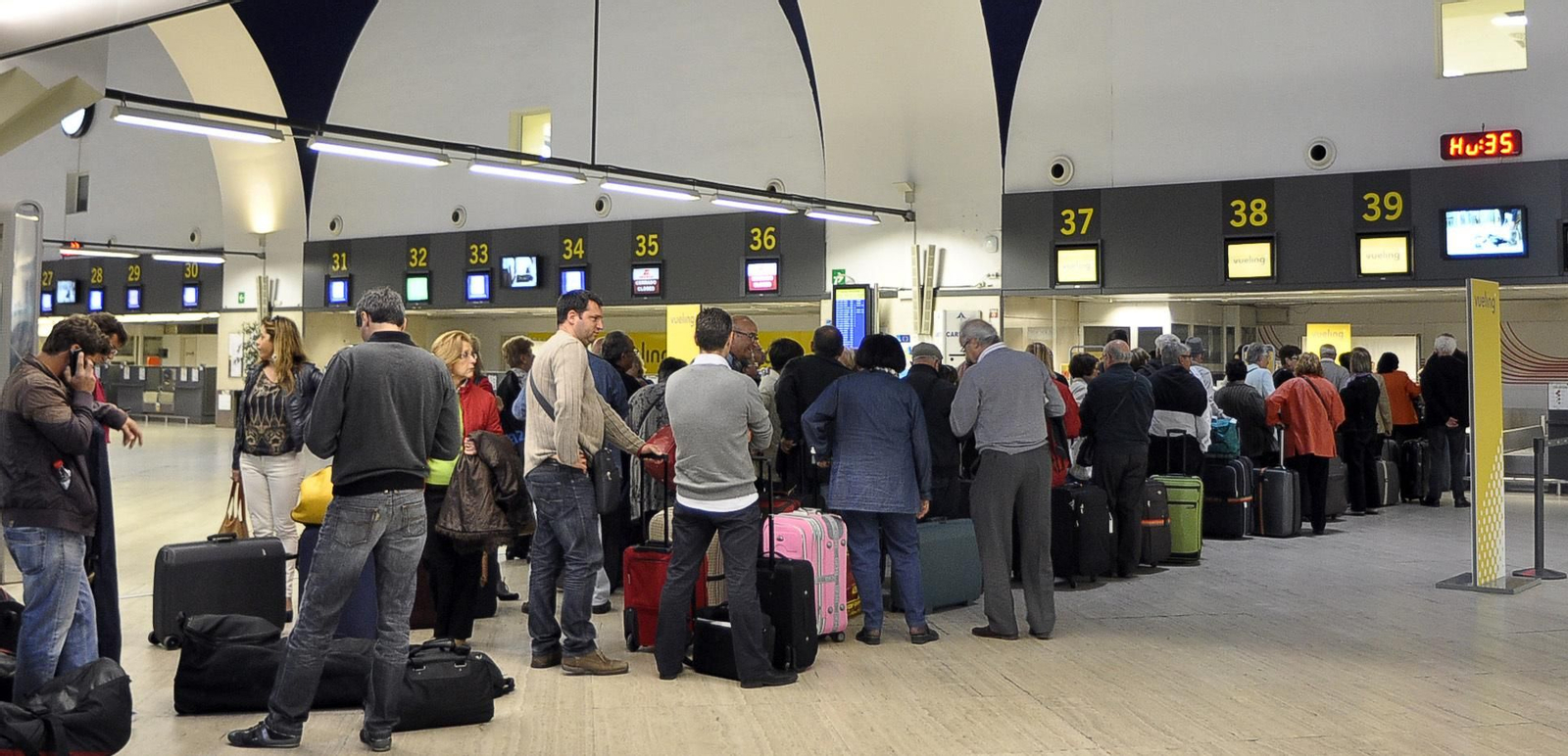 Colas en el aeropuerto de Sevilla