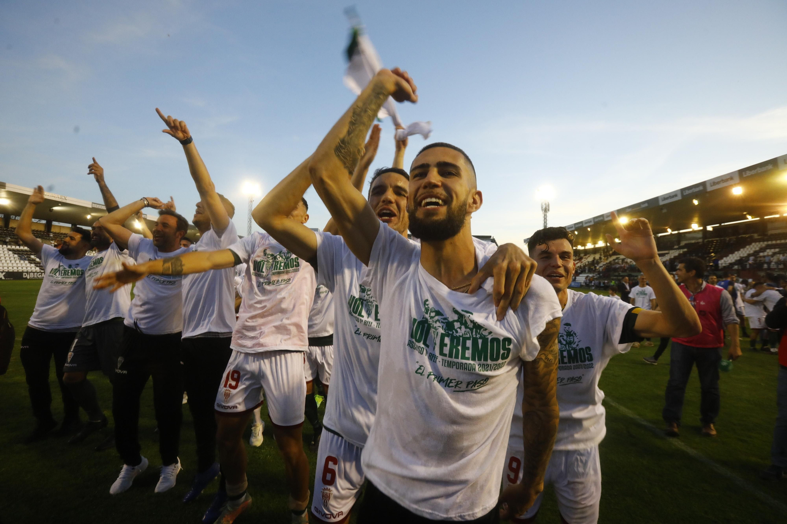 Las imágenes de la fiesta del ascenso del Córdoba CF en Mérida