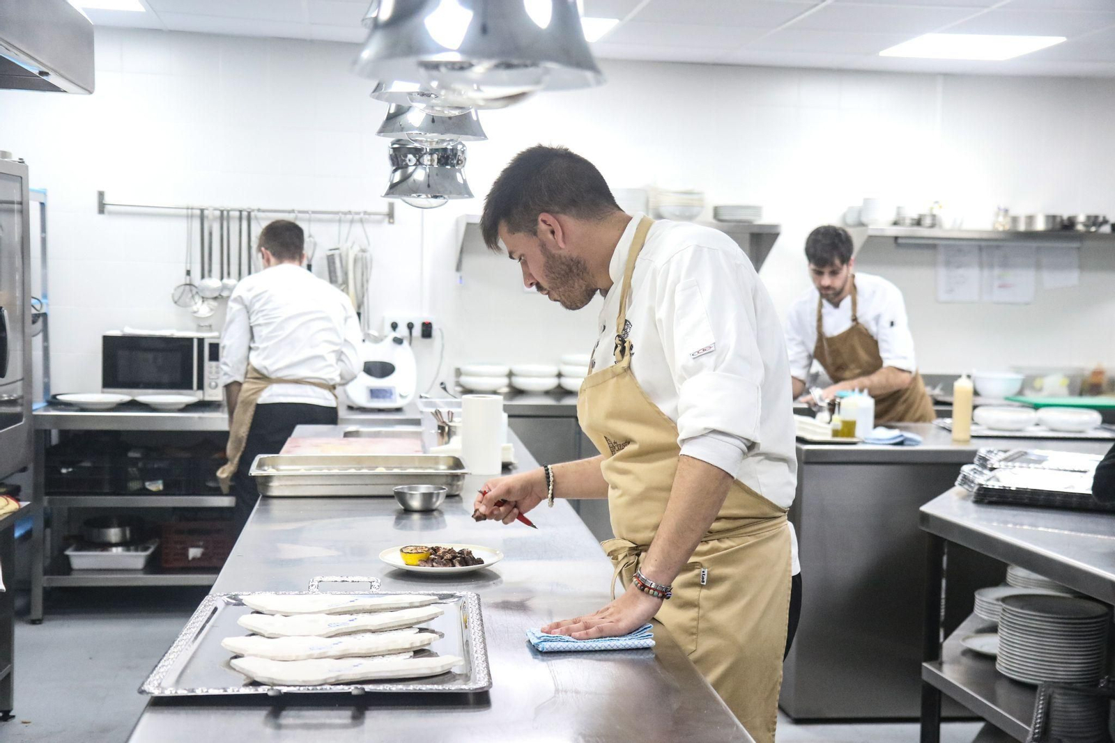 El impresionante menú a cuatro manos en el Claustro de Santa Paula, las imágenes
