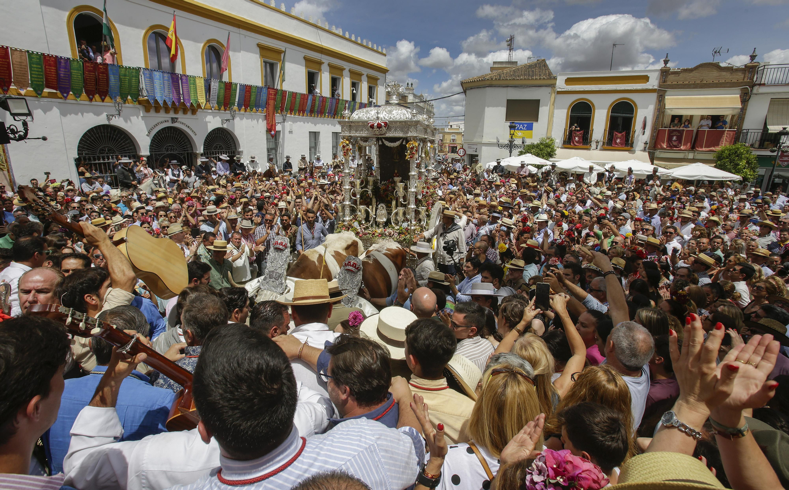 Paso de las Hermandades por Villamanrique