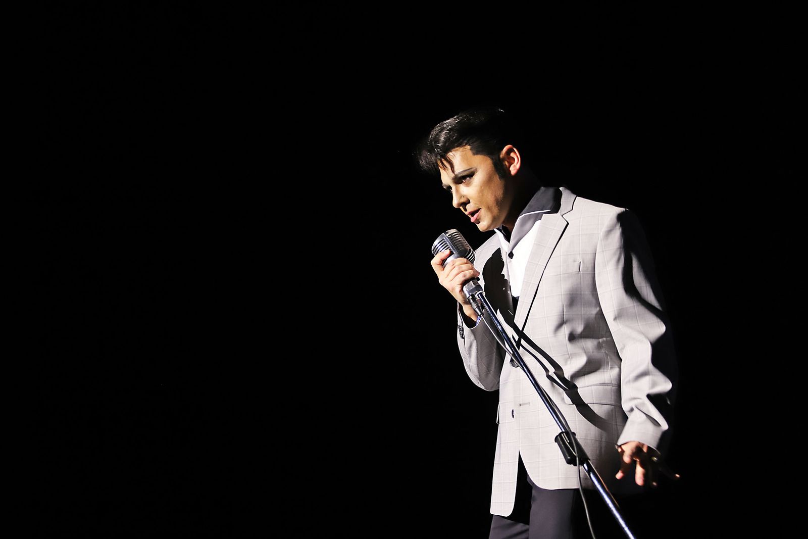 Imágenes del concierto 'Elvis Dreams' en la Casa Colón de Huelva