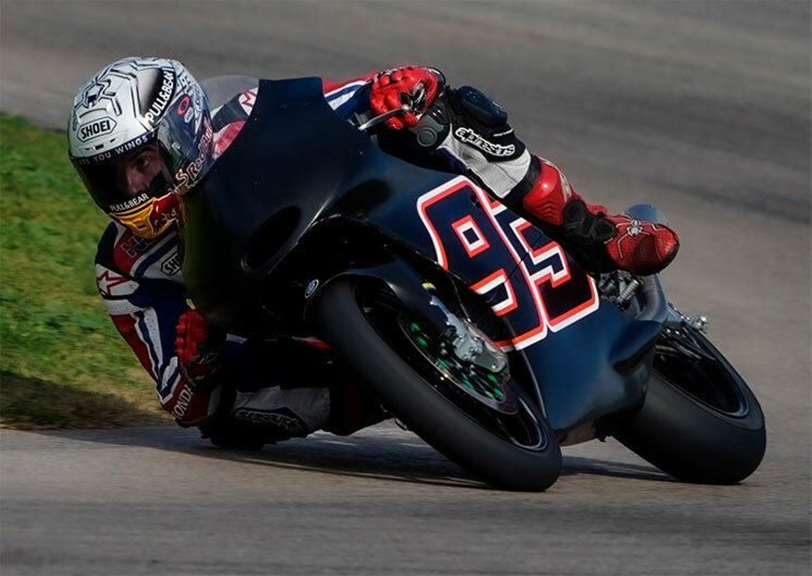Marc Márquez, probándose tras su operación.