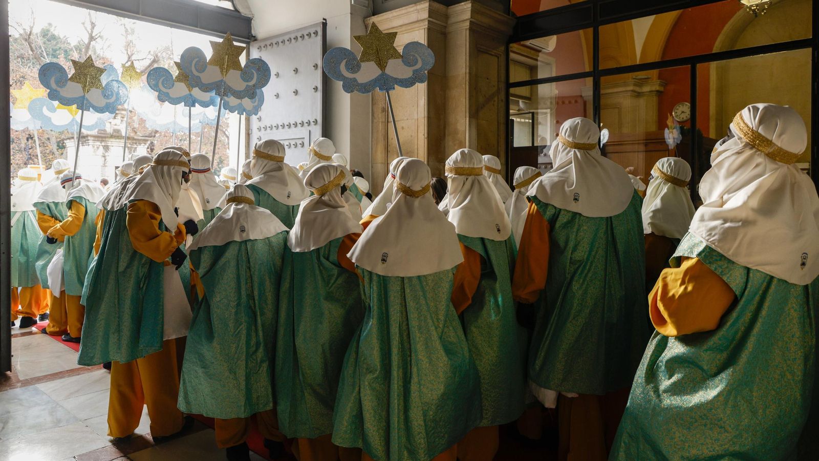 Las fotos de la ínsolita salida de los Reyes Magos del Ateneo un 4 de enero