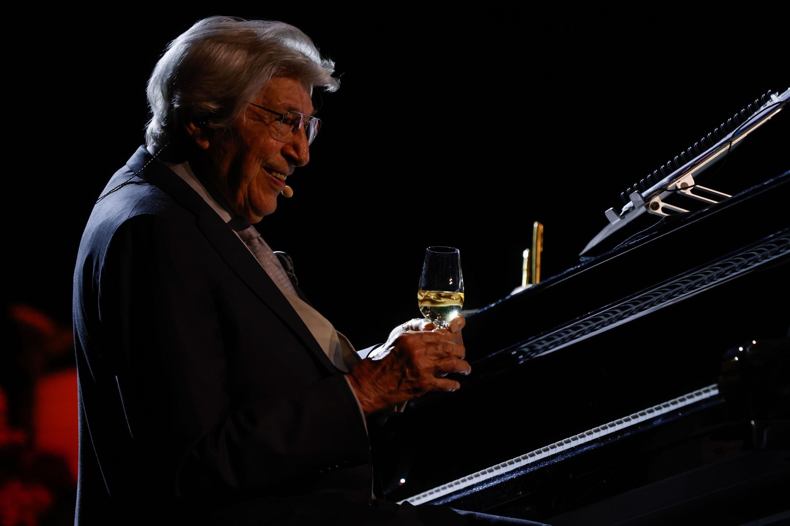 Manuel Alejandro, durante un cocnierto el pasado mes de junio en Jerez.