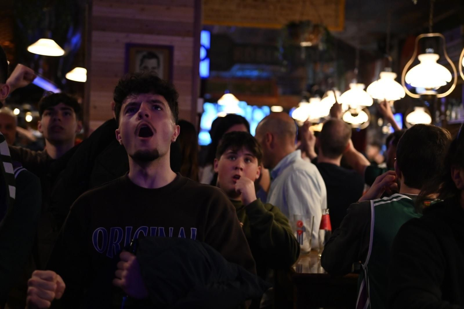 La fiesta del Le Grand Café del Centro con el Unicaja, en imágenes