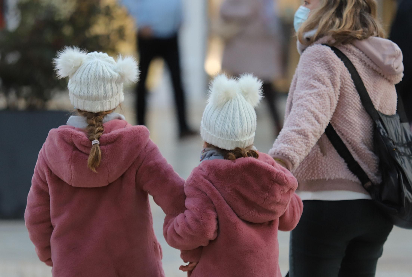 Jornada de frío intenso en las calles de Huelva