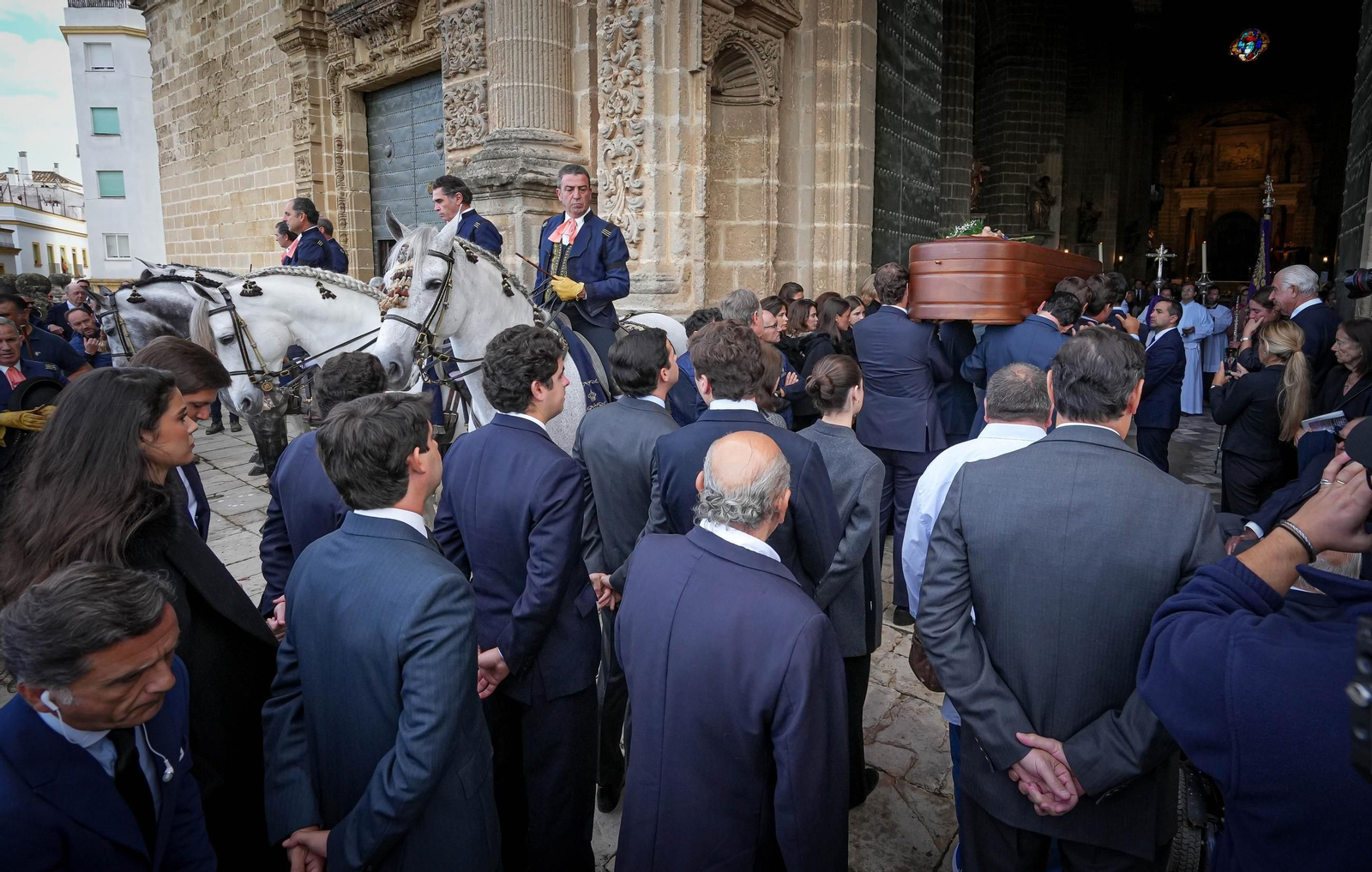 Imágenes del funeral de Álvaro Domecq en la catedral de Jerez