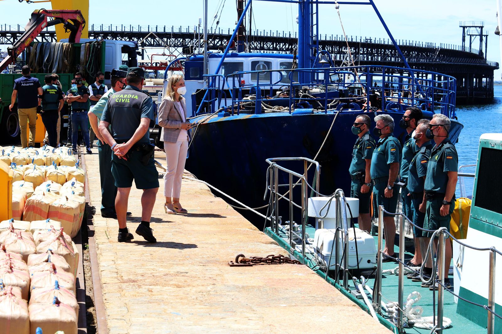 Imágenes de uno de los mayores alijos de hachís incautado por la Guardia Civil en Huelva