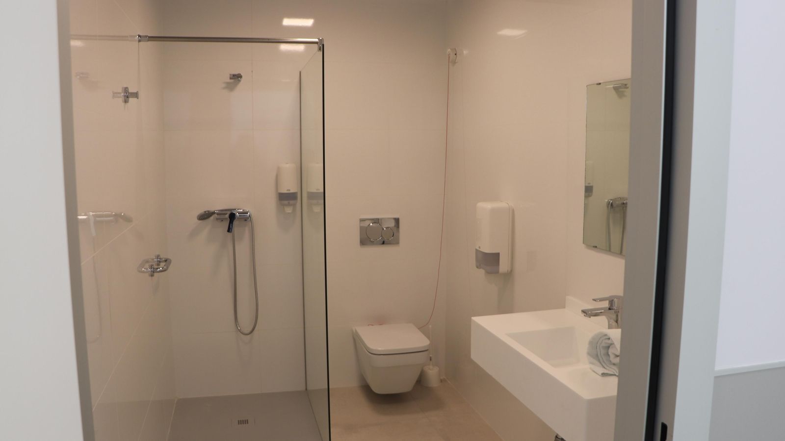 Aseo completamente nuevo del Hospital HLA La Salud.